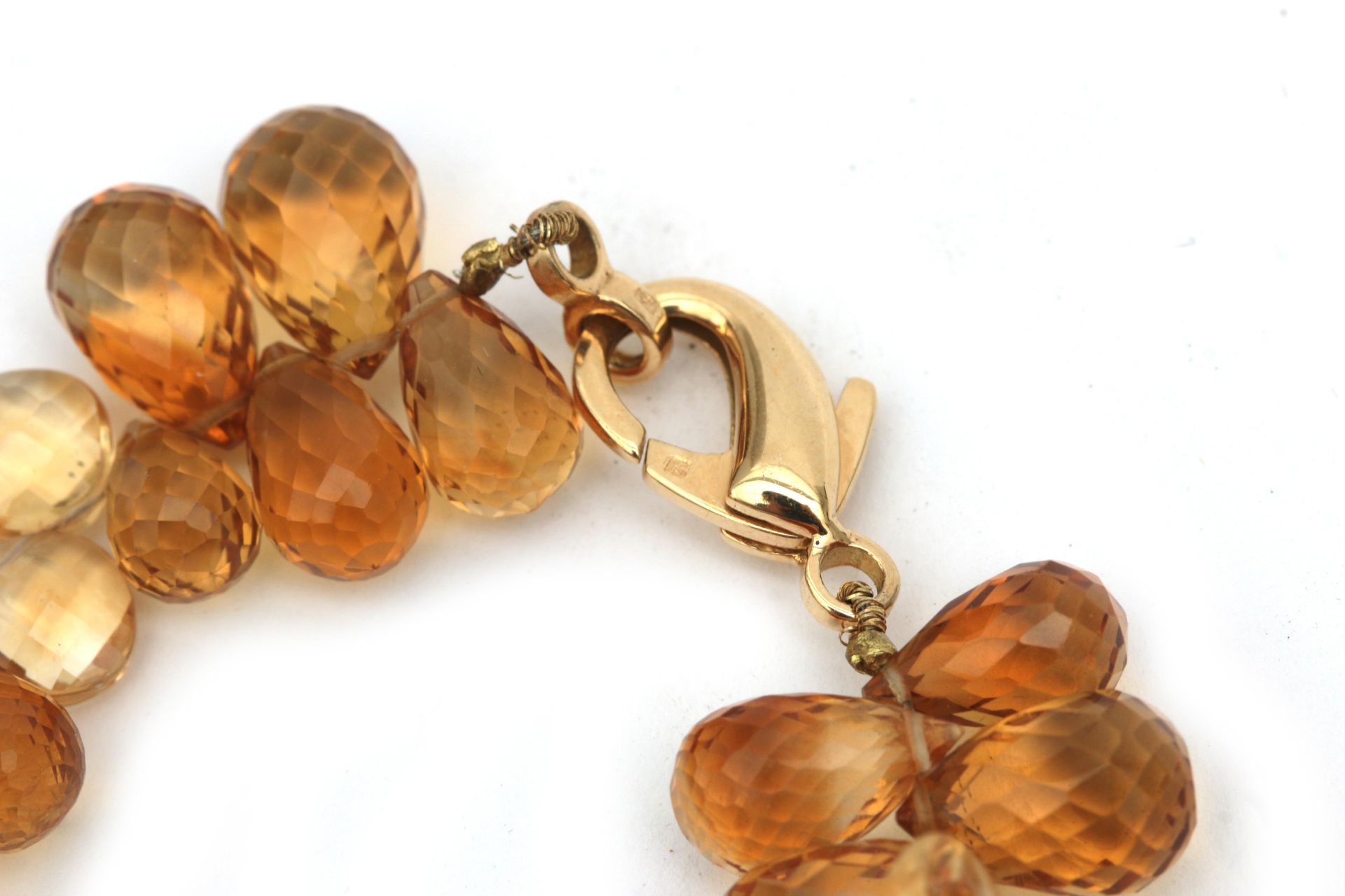 A briolette cut beaded citrine bracelet. To an 18 karat gold lobster clasp. Gross weight: 28 g. L: - Bild 2 aus 4