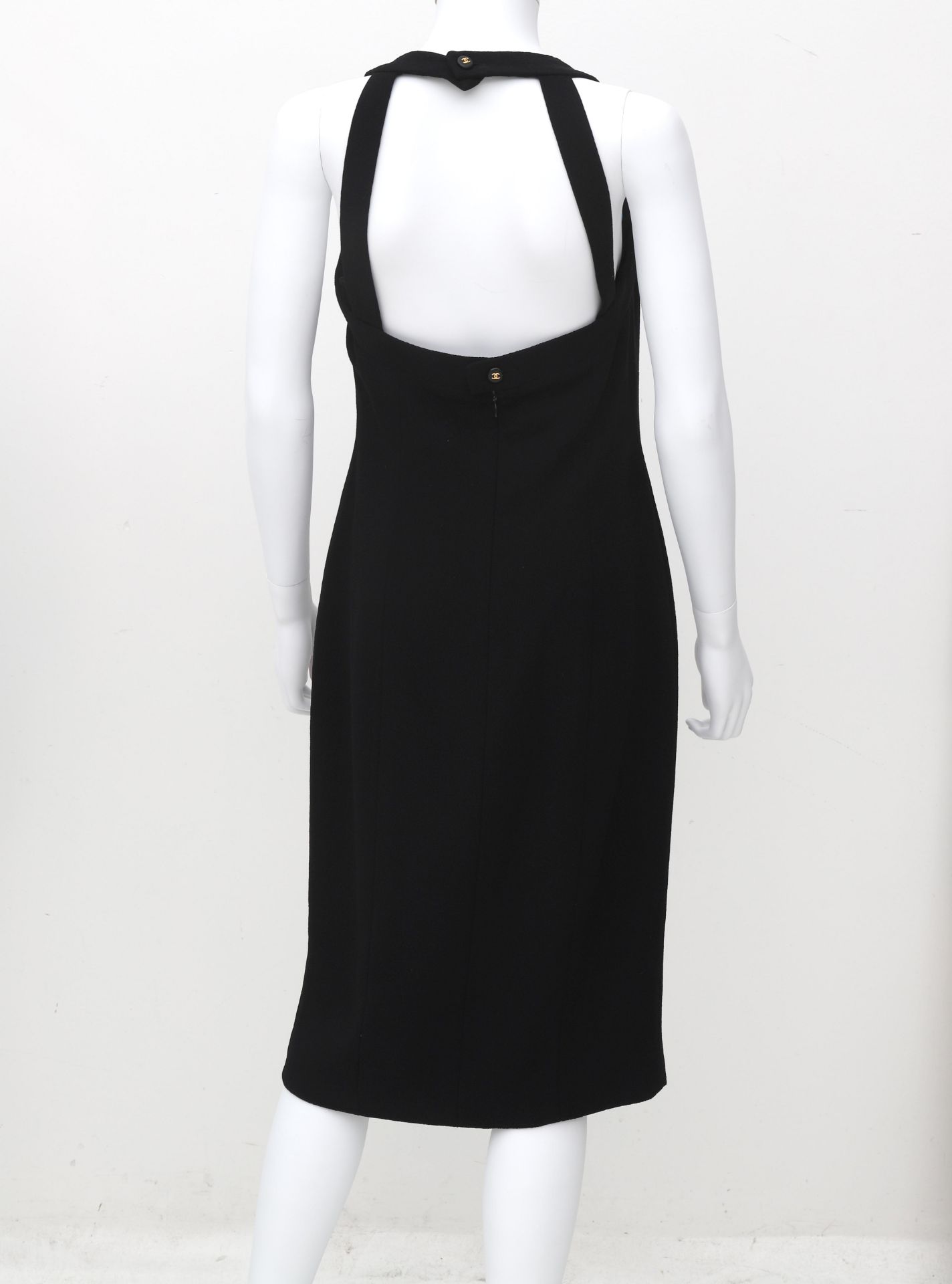 A Chanel Boutique, black bodycon dress with wide shoulder straps. Fabric: 95% silk, 5% lycra Size: - Bild 4 aus 6