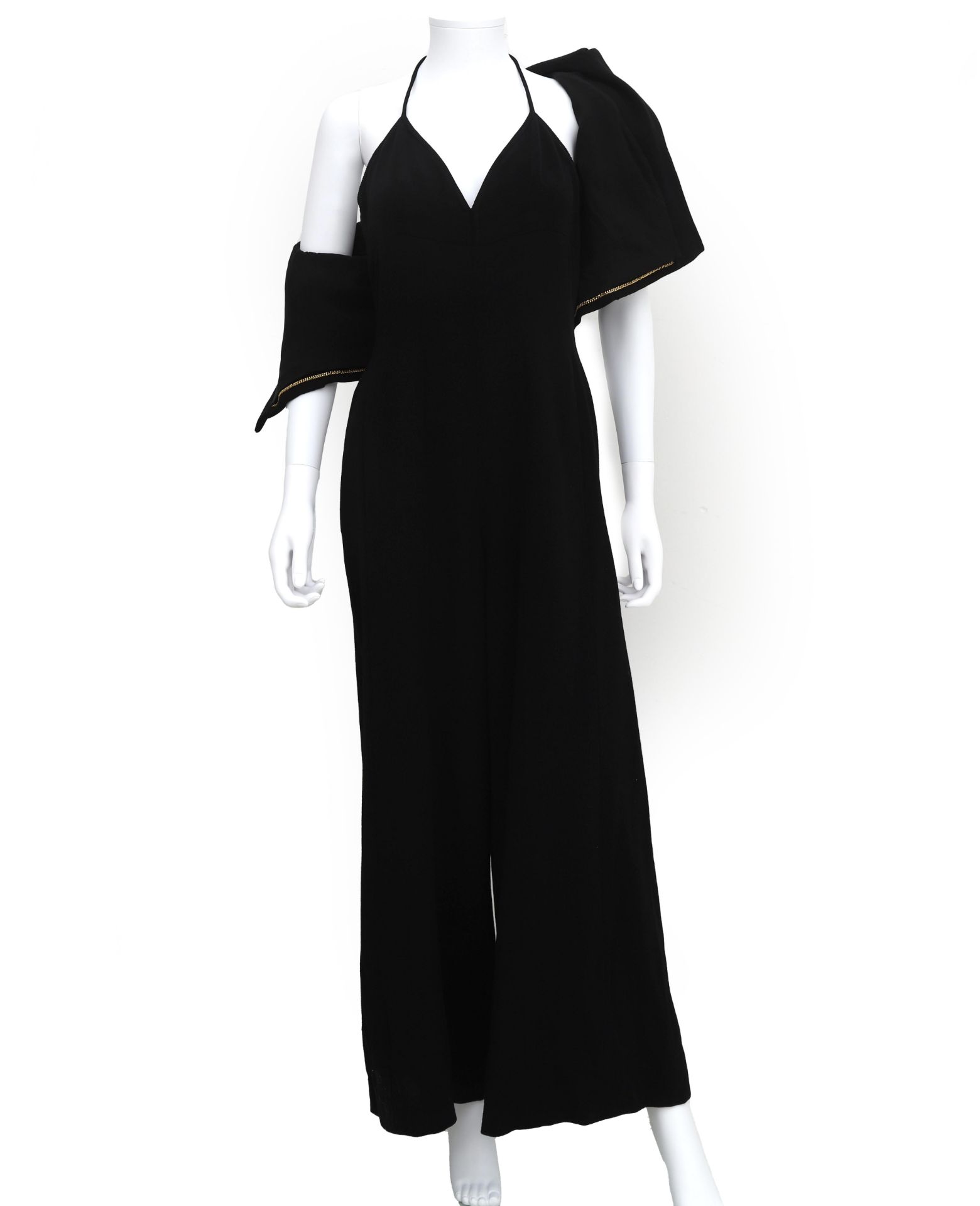 A Chanel Boutique black with white blazer and a black jumpsuit. It is a short blazer with black CC - Bild 20 aus 22