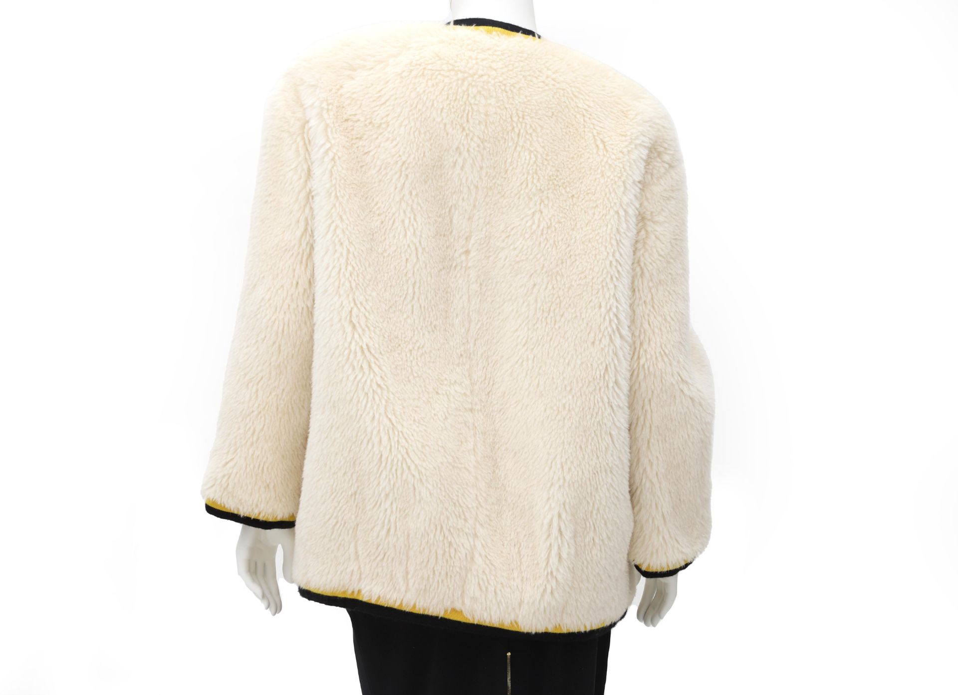 A Chanel Boutique Faux fur coat incl. cover (large fit). A velor CC logo processed on the sleeve - Bild 12 aus 16