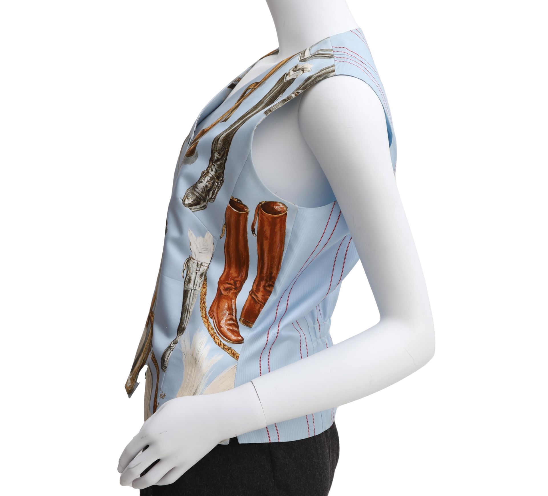 A light blue silk Hermès waistcoat. Elaborated with equestrian motifs and mother of pearl Hermès - Image 4 of 4