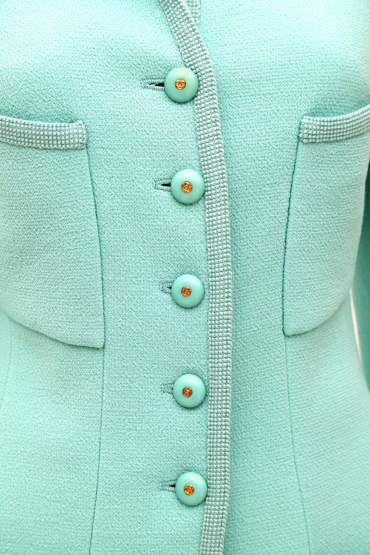 A mint coloured Chanel Boutique jacket. External chest pockets and two side pockets and mint colored - Bild 6 aus 7