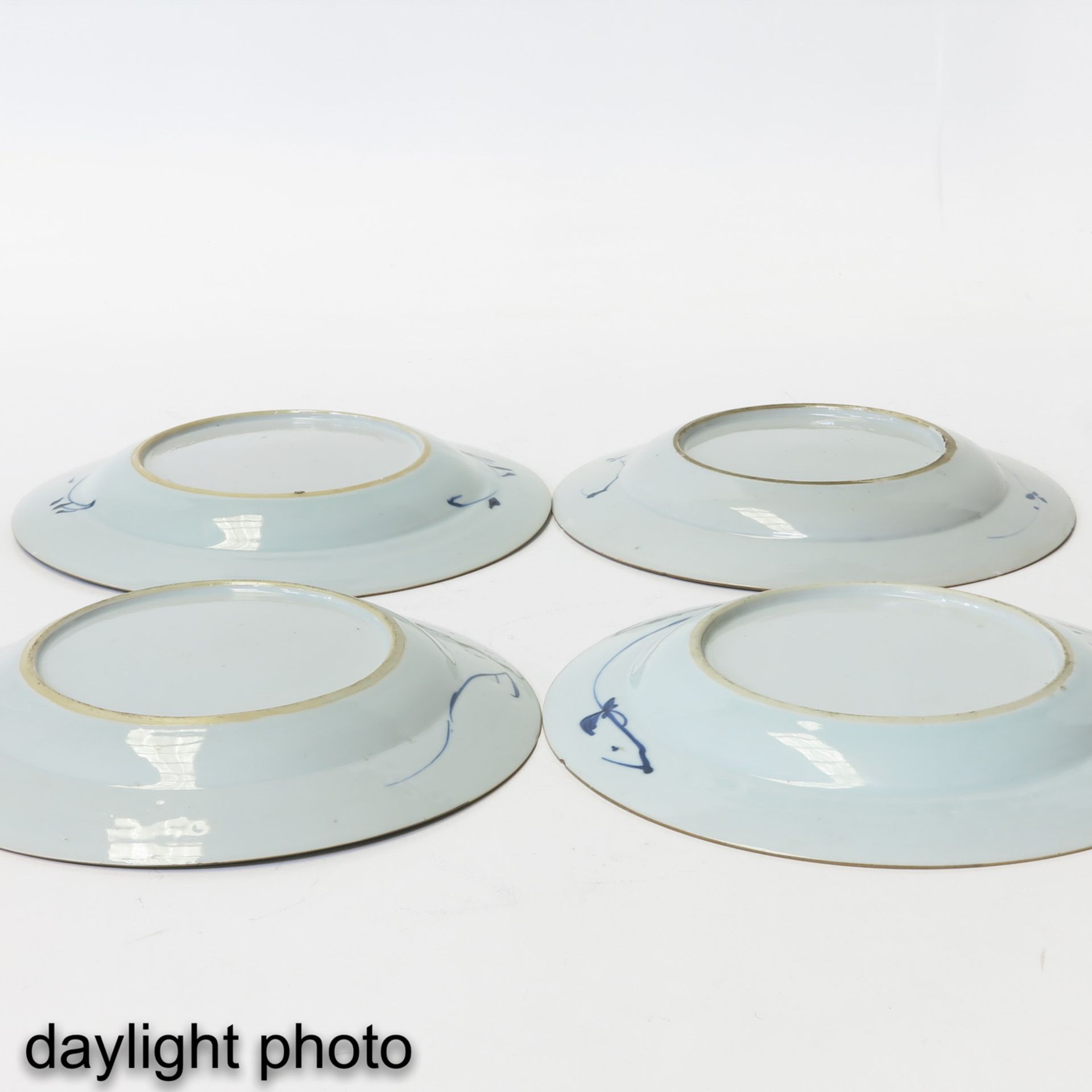 A Series 4 Blue and White Plates - Image 8 of 10