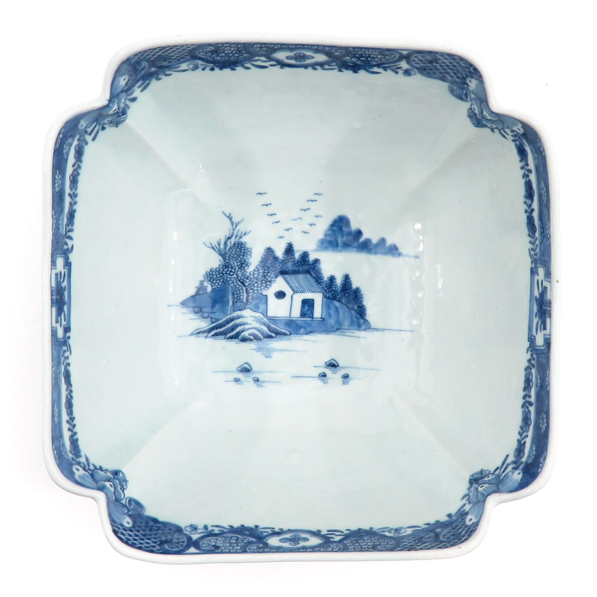 A Blue and White Serving Bowl - Image 5 of 9