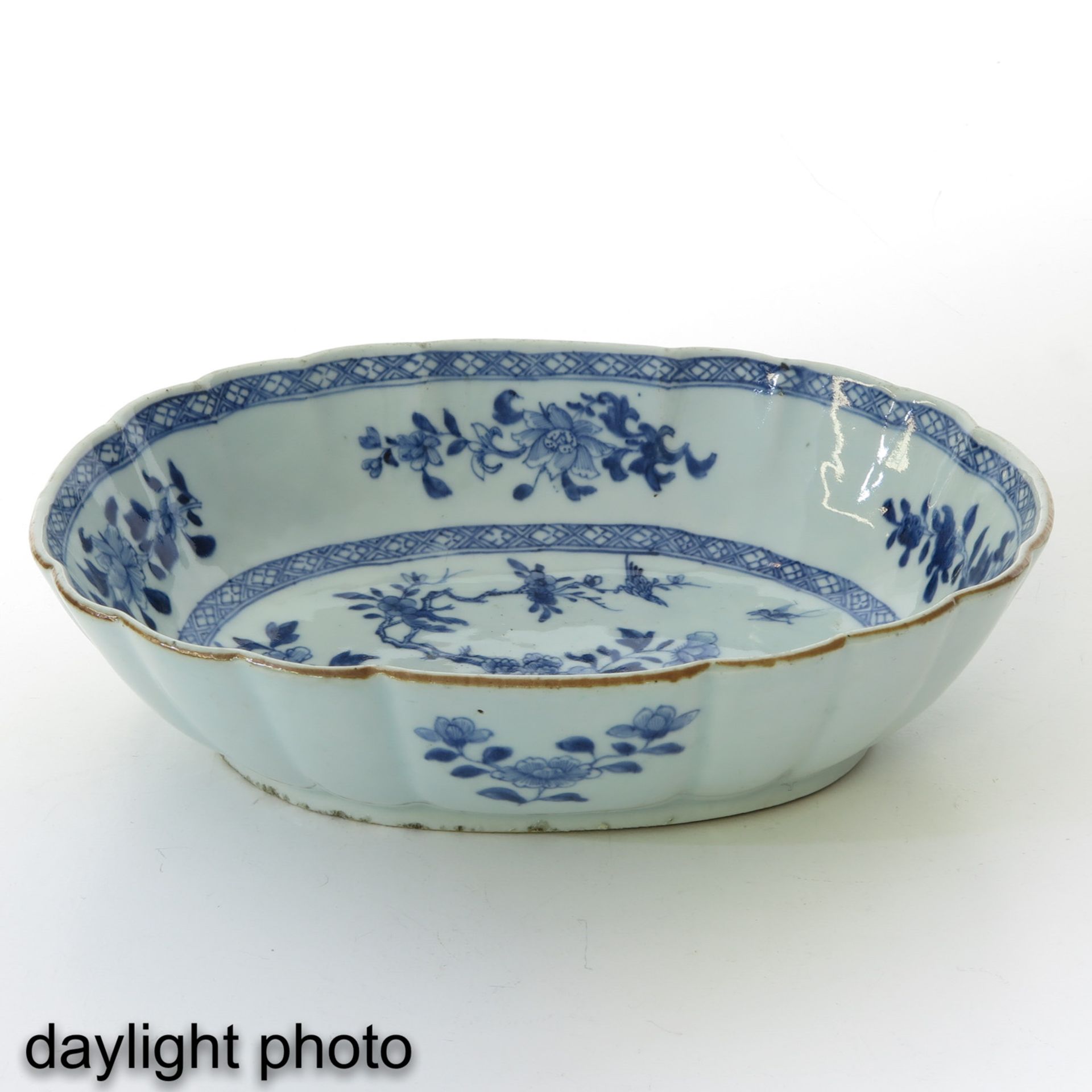 A Lot of 2 Blue and White Serving Dishes - Bild 7 aus 9