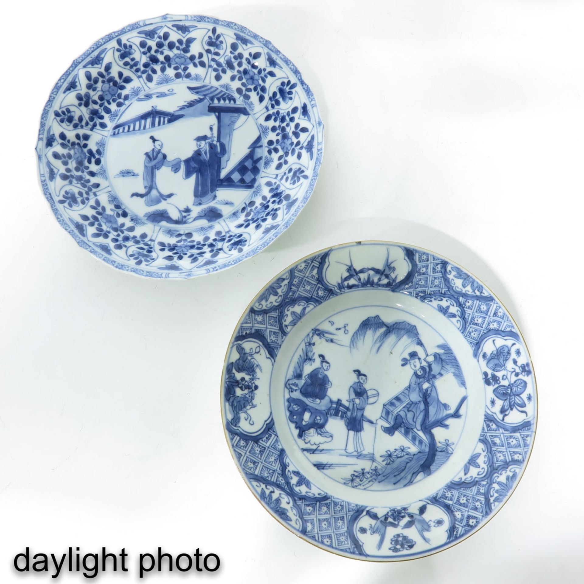 A Lot of 2 Blue and White Plates - Bild 7 aus 10