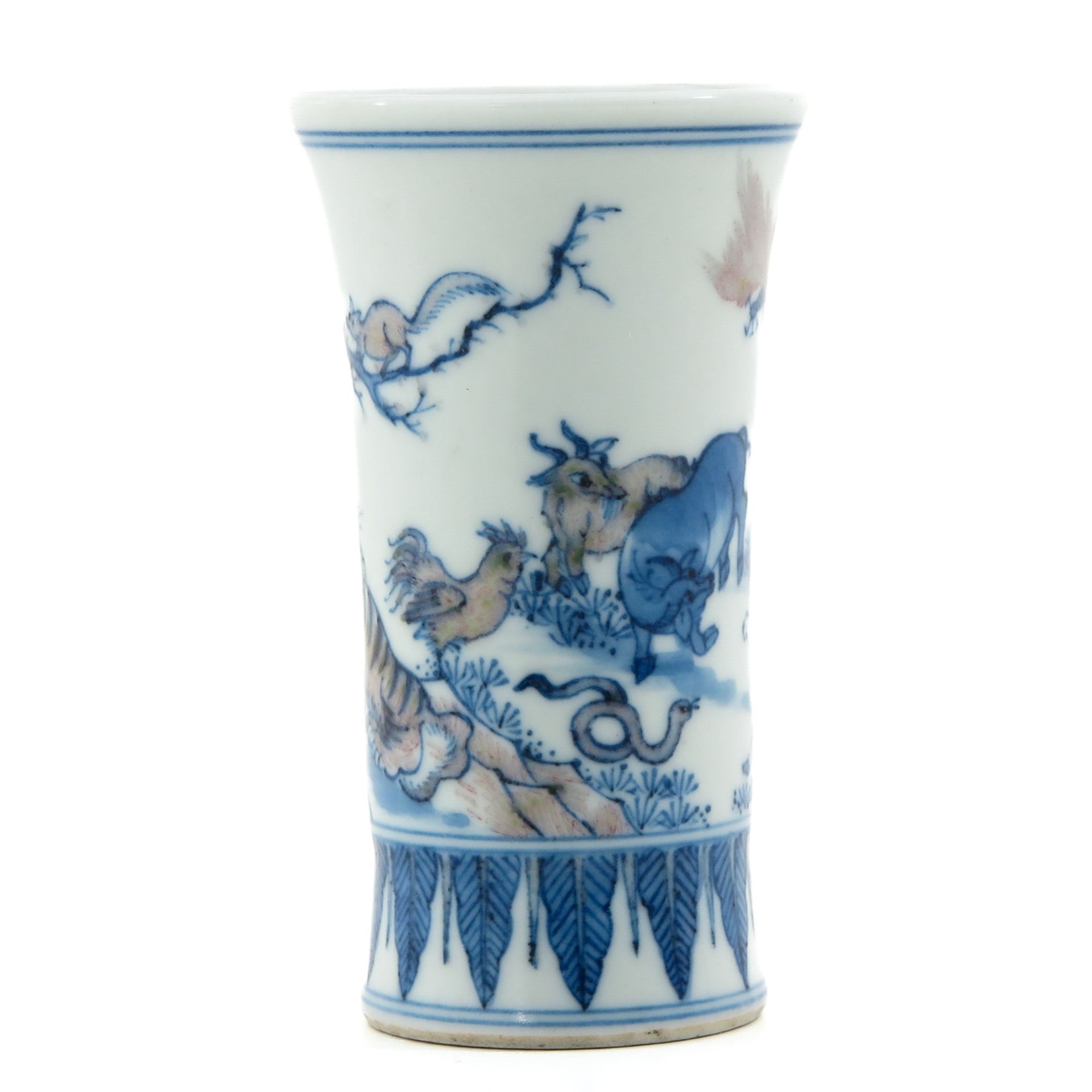 A Small Blue and White Vase - Bild 2 aus 9