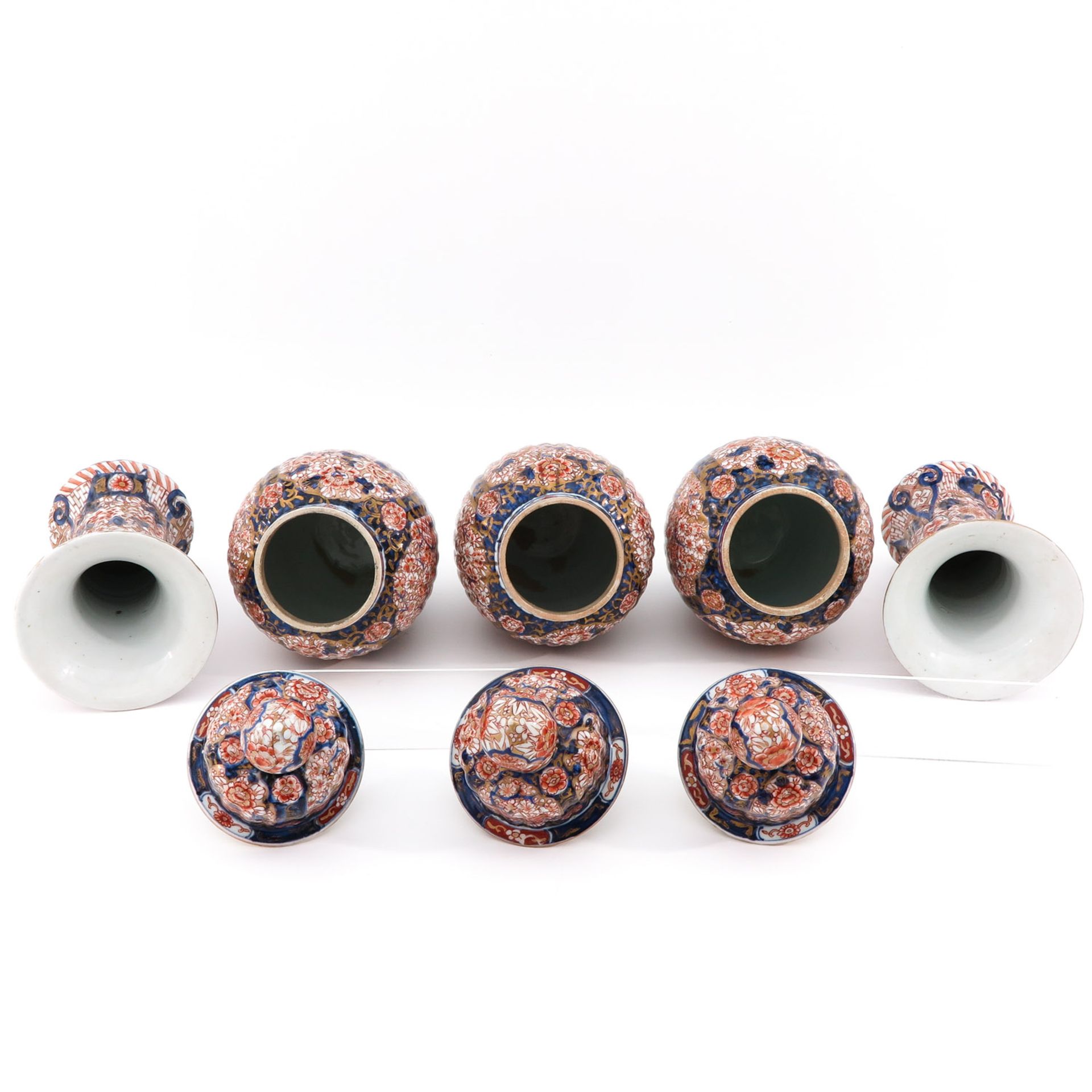 A 5 Piece Imari Garniture Set - Bild 5 aus 10