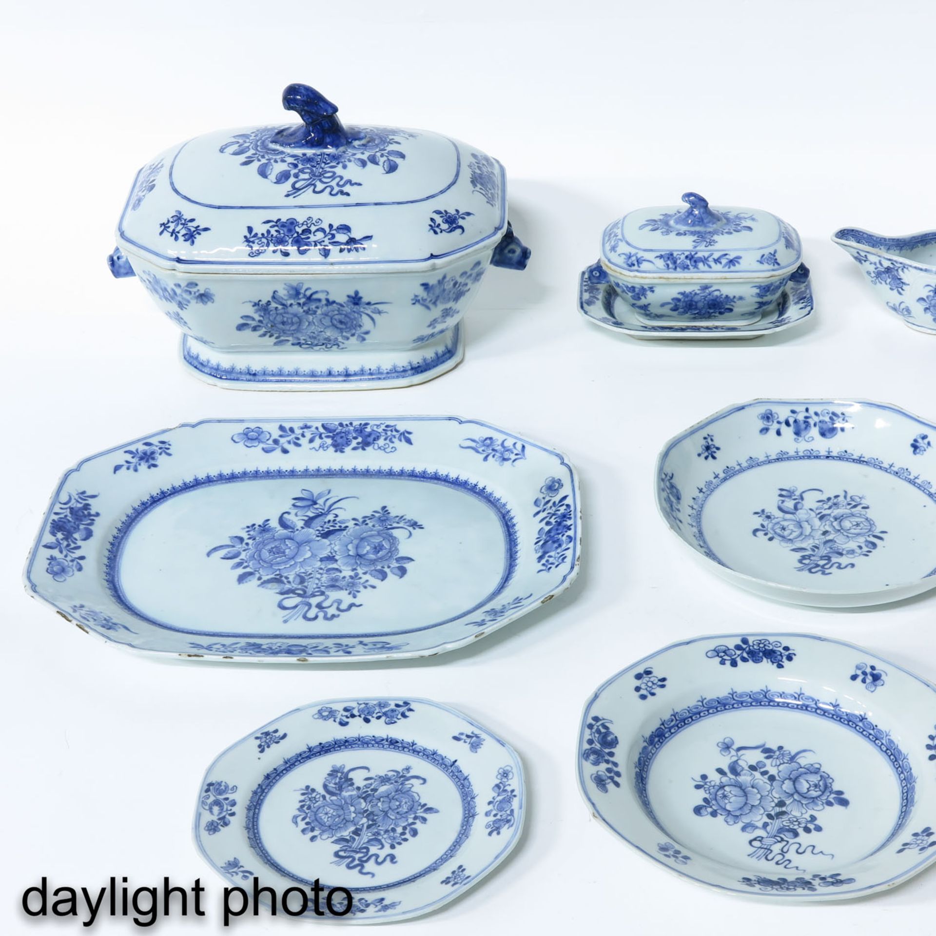 An Extensive Qianlong Period Service - Bild 9 aus 10