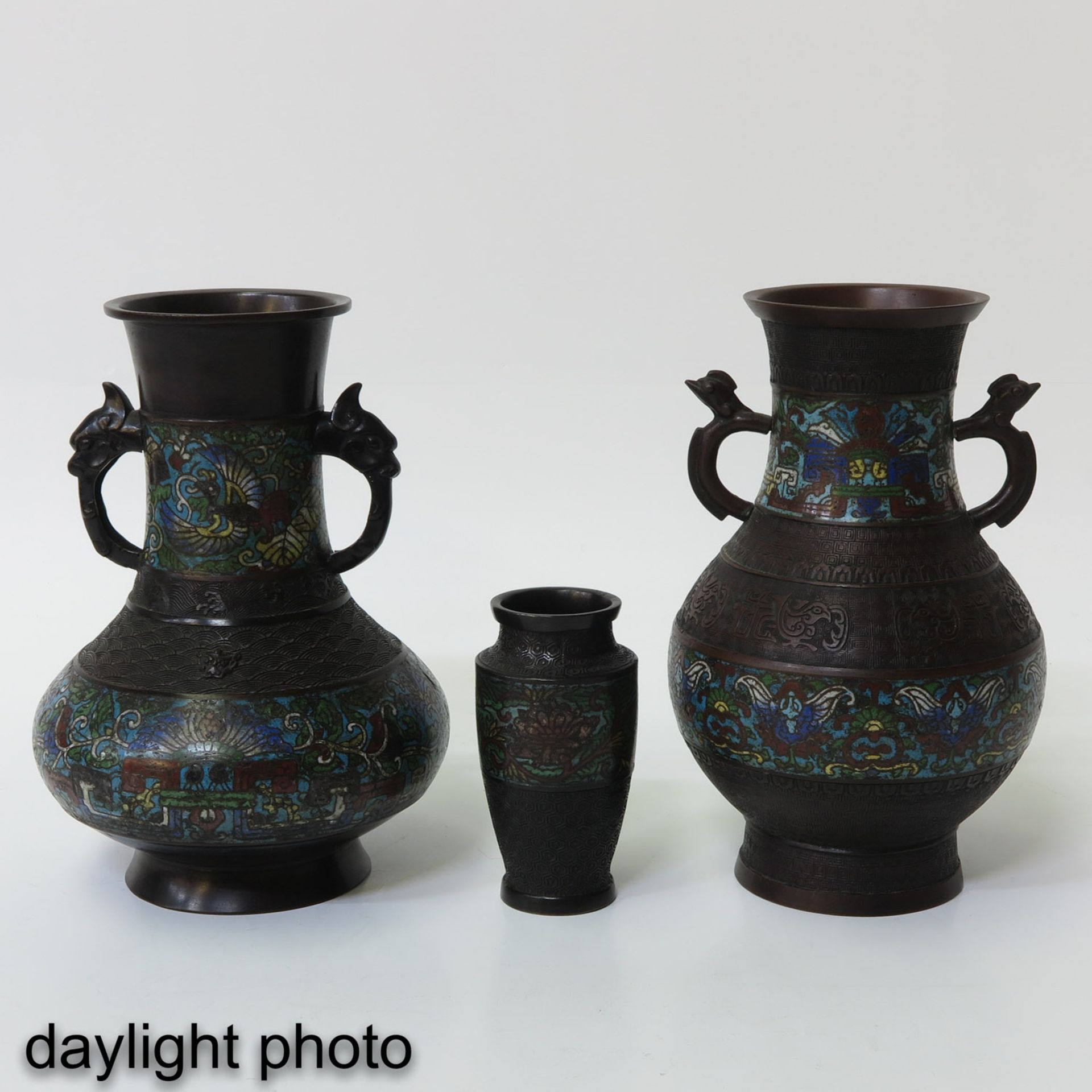 A Collection of 3 Cloisonne Vases - Image 7 of 10