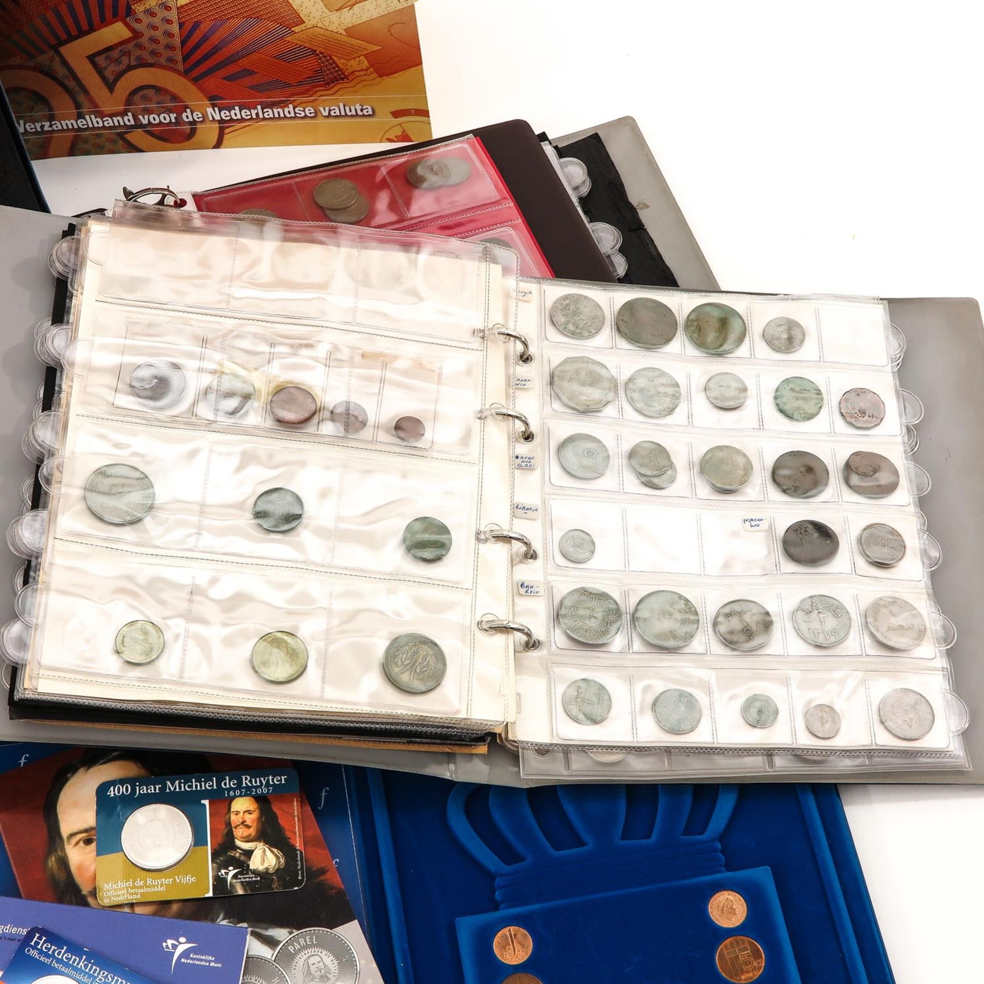 A Collection of Coins and Postage Stamps - Bild 3 aus 6