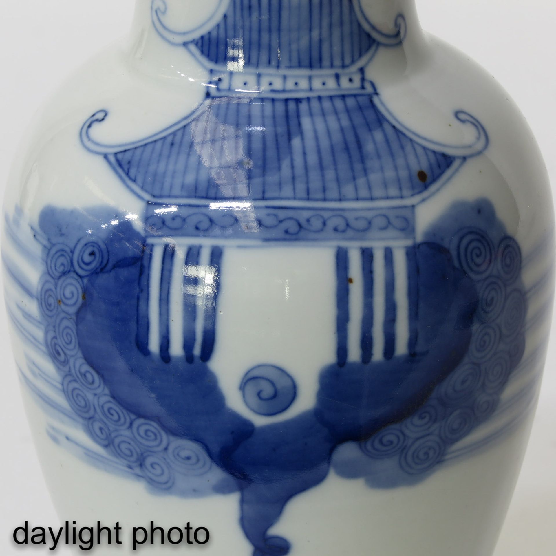 A Blue and White Vase - Bild 9 aus 9