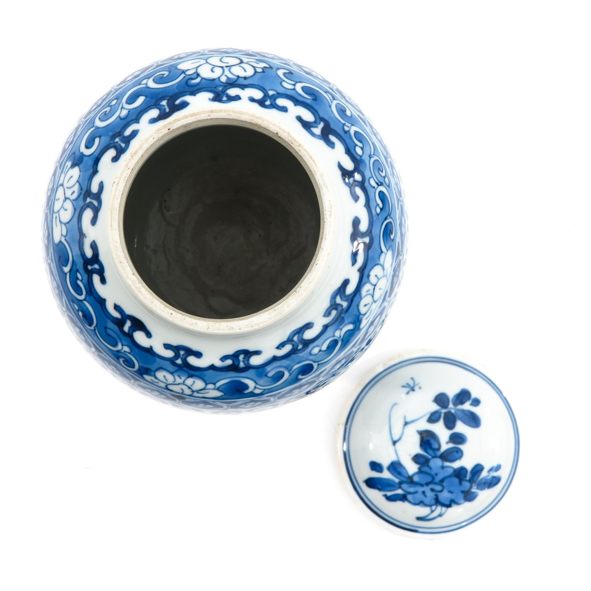 A Blue and White Jar and Cover - Bild 5 aus 9