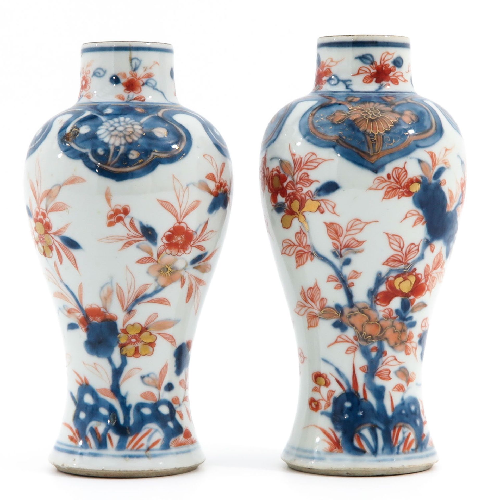 A Pair of Imari Vases - Bild 3 aus 9