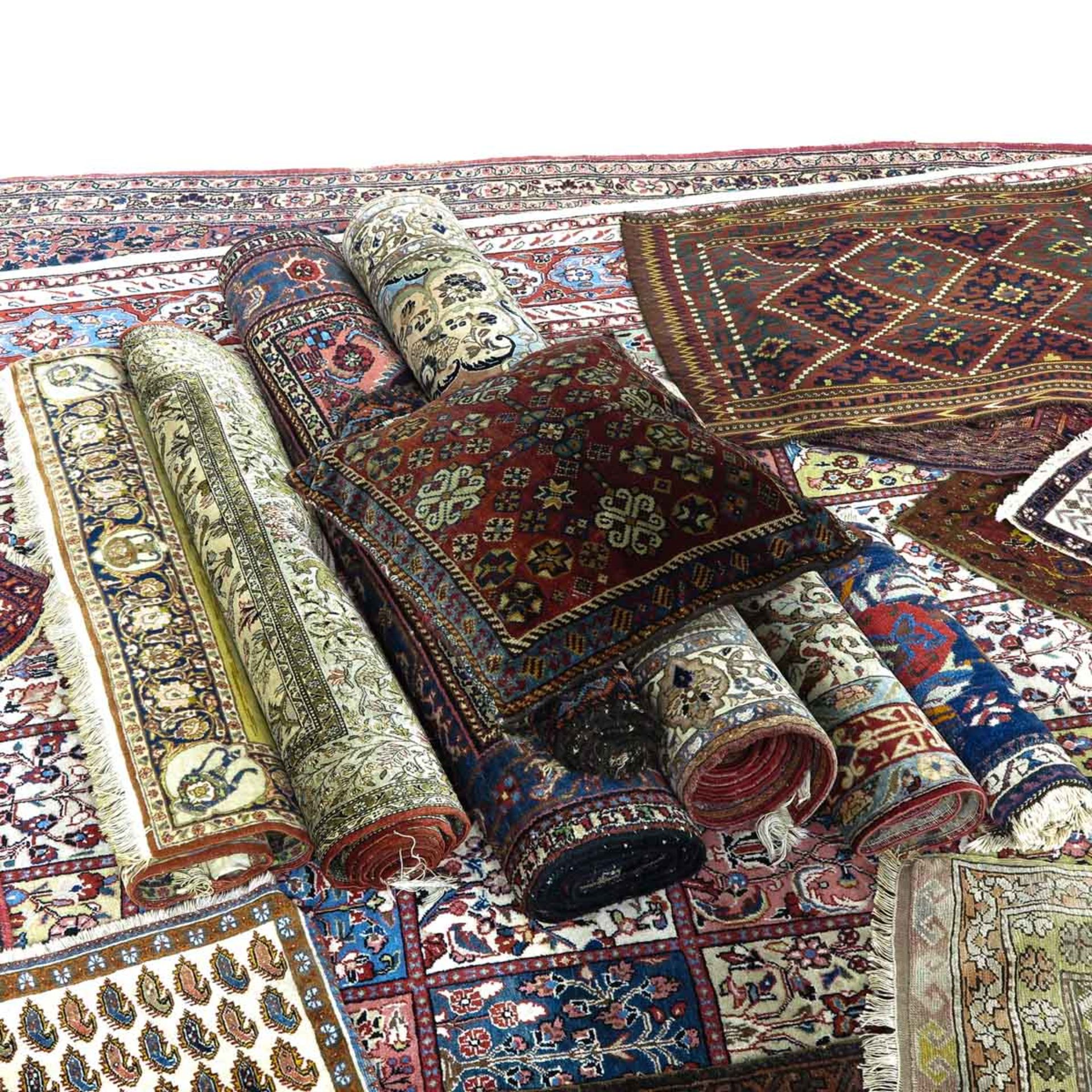 A Collection of 19 Carpets - Image 5 of 9