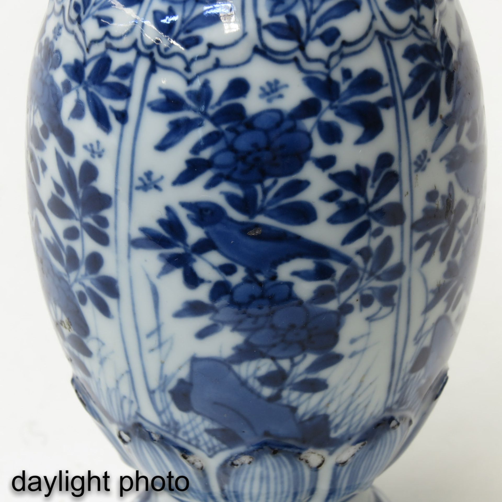 A Blue and White Vase - Bild 9 aus 9