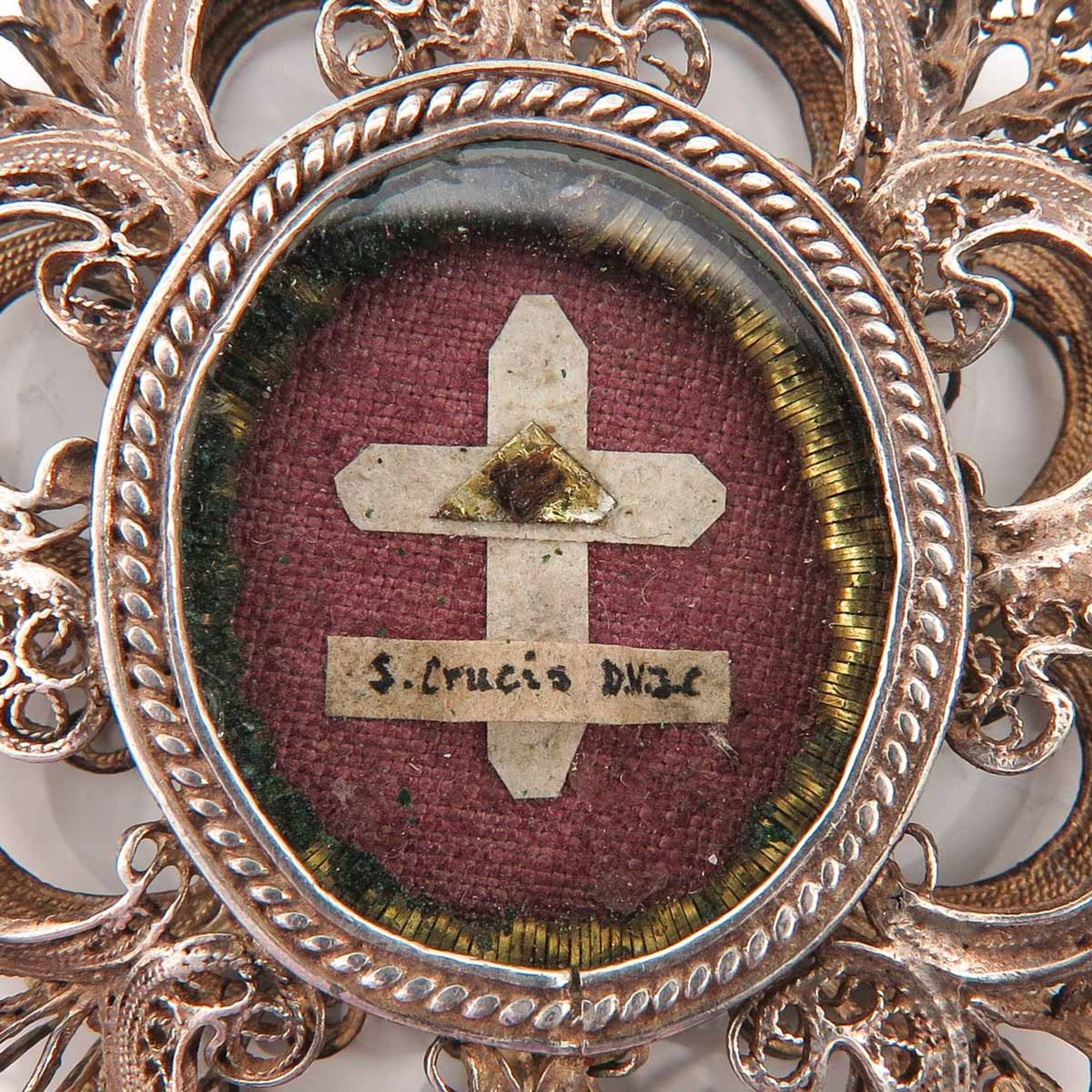 A Silver Filigree Relic Pendant - Image 3 of 5