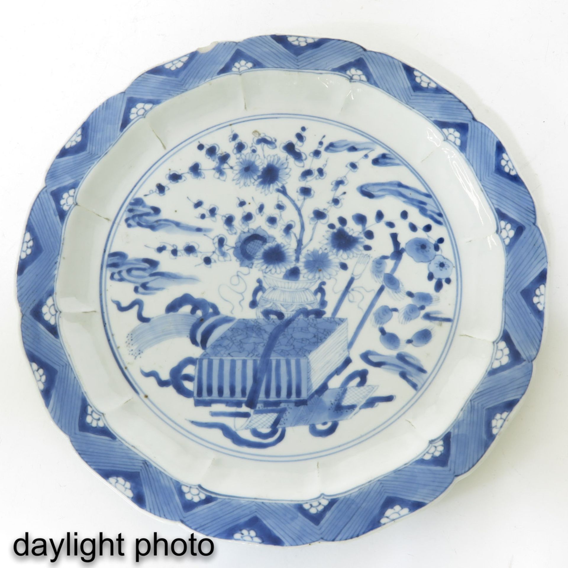 A Pair of Blue and White Plates - Bild 7 aus 9