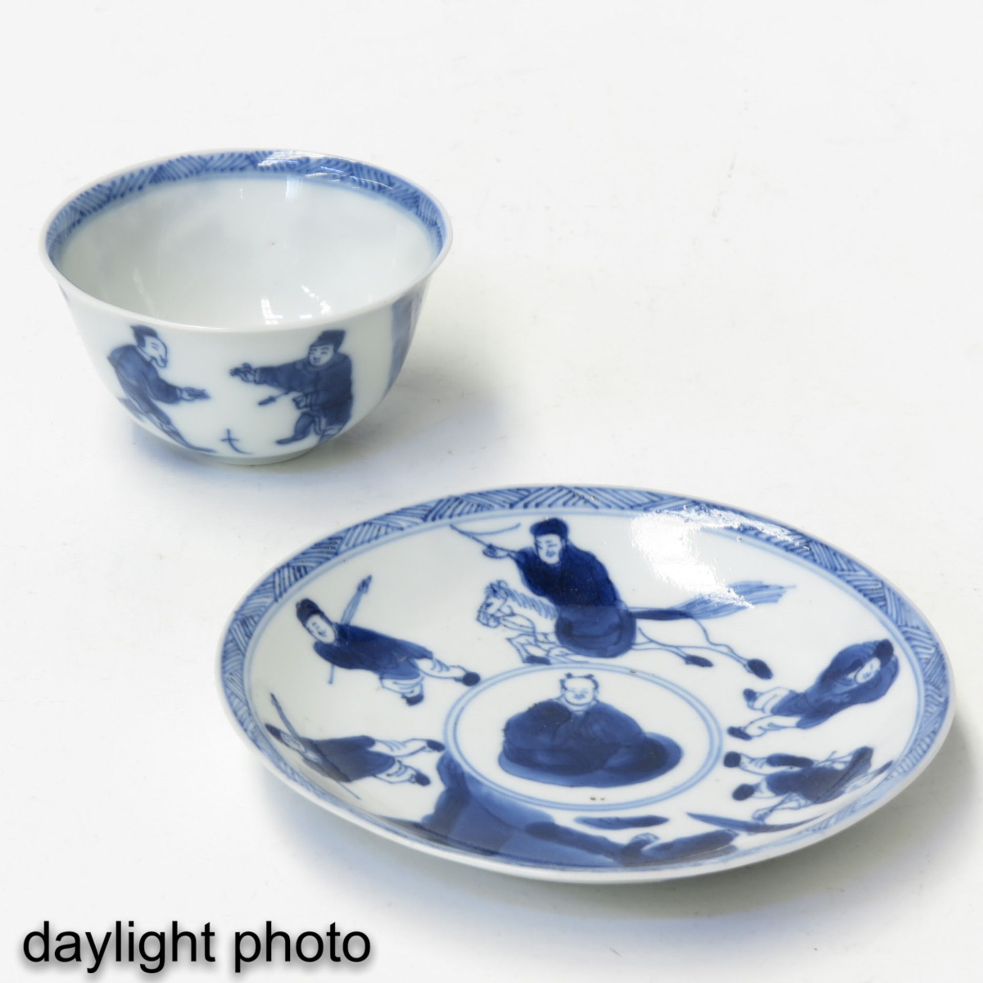 A Blue and White Cups and Saucer - Bild 7 aus 9