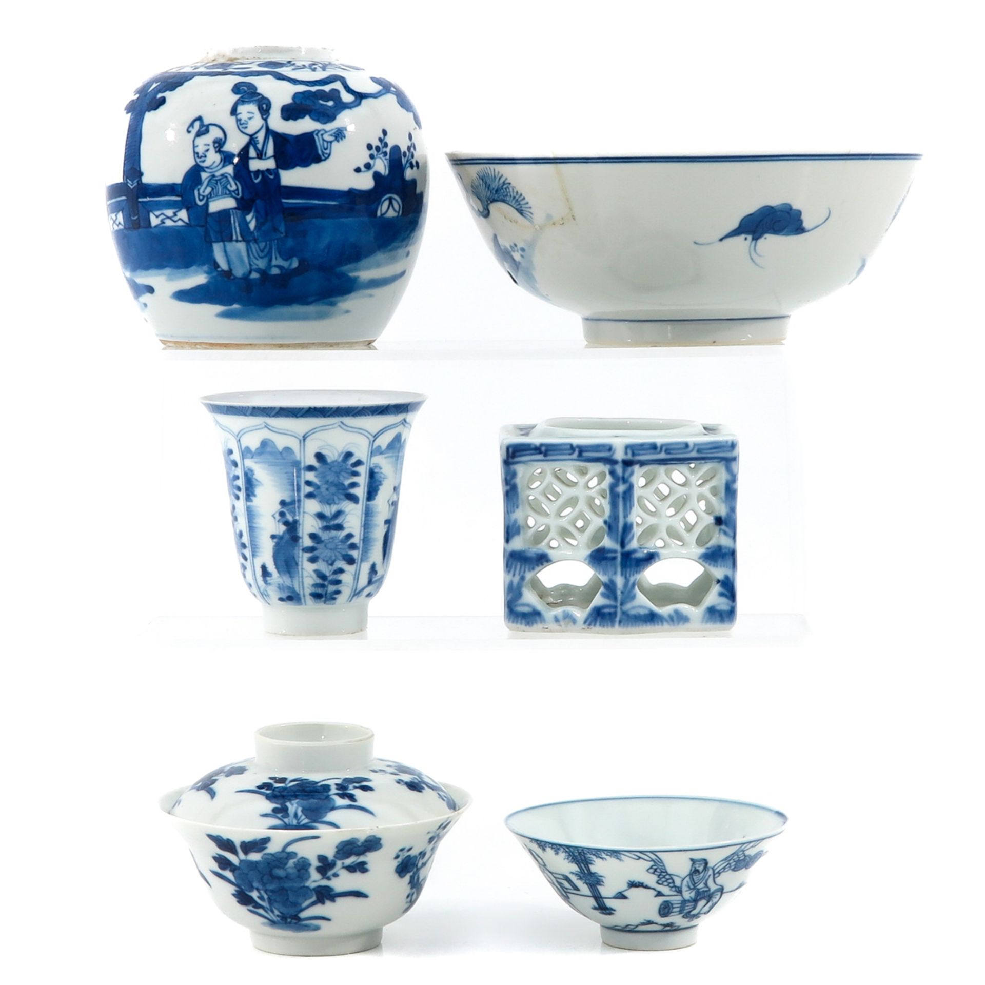 A Collection of Blue and White Porcelain - Bild 2 aus 10