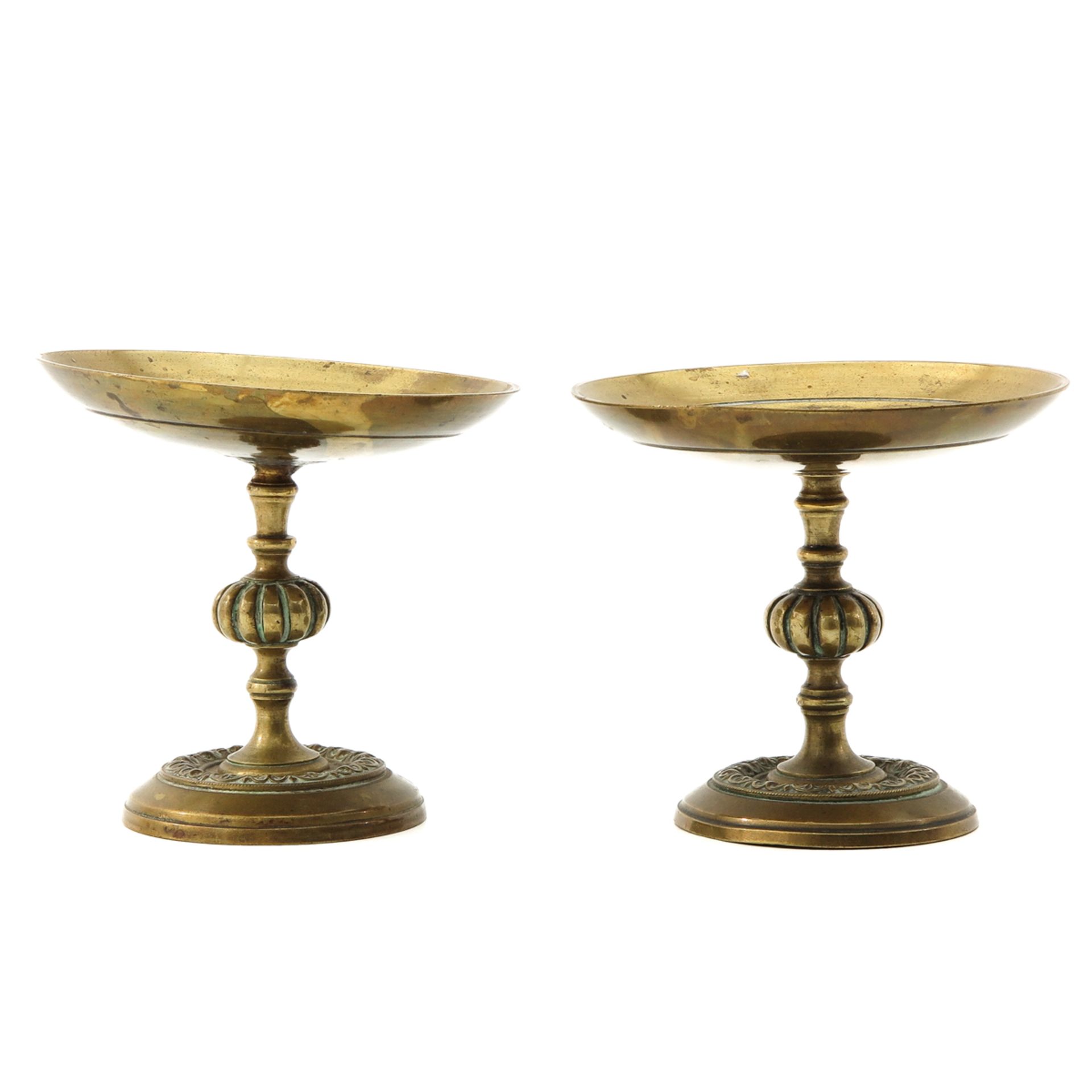 A Pair of 19th Century Brass Tazzas - Bild 3 aus 10