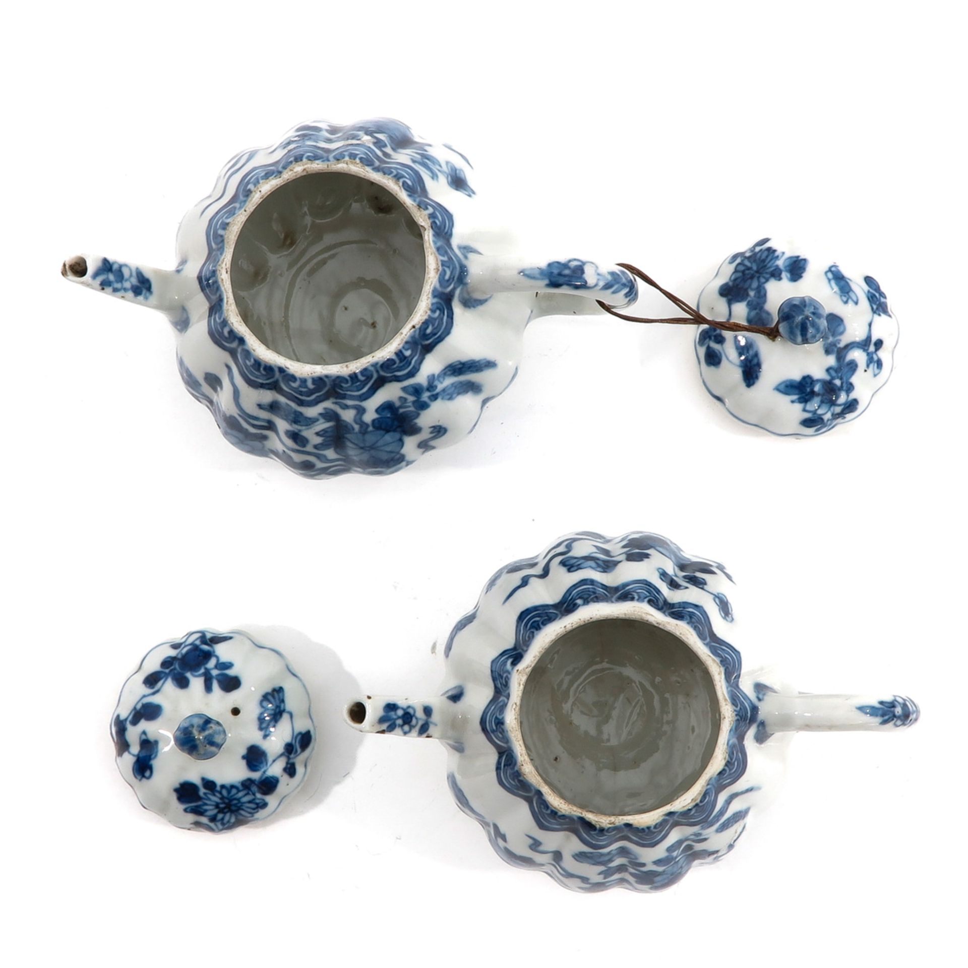 A Pair of Blue and White Teapots - Image 5 of 9