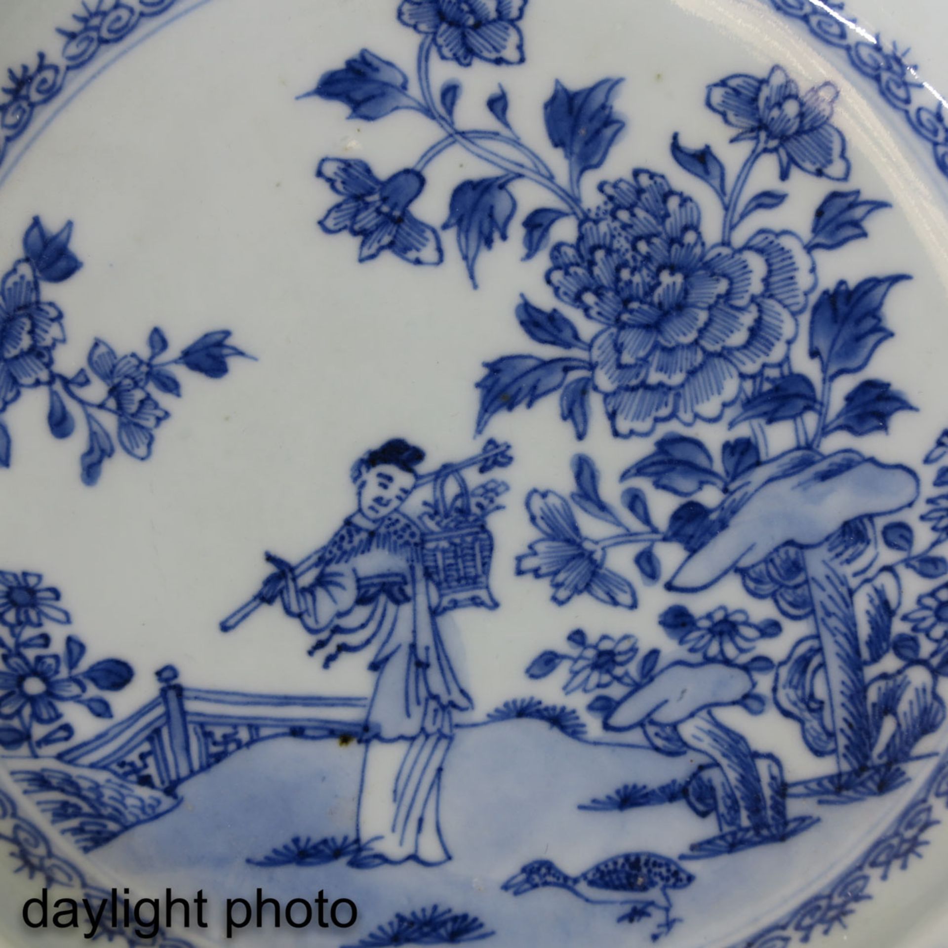 A Lot of 2 Blue and White Plates - Bild 10 aus 10
