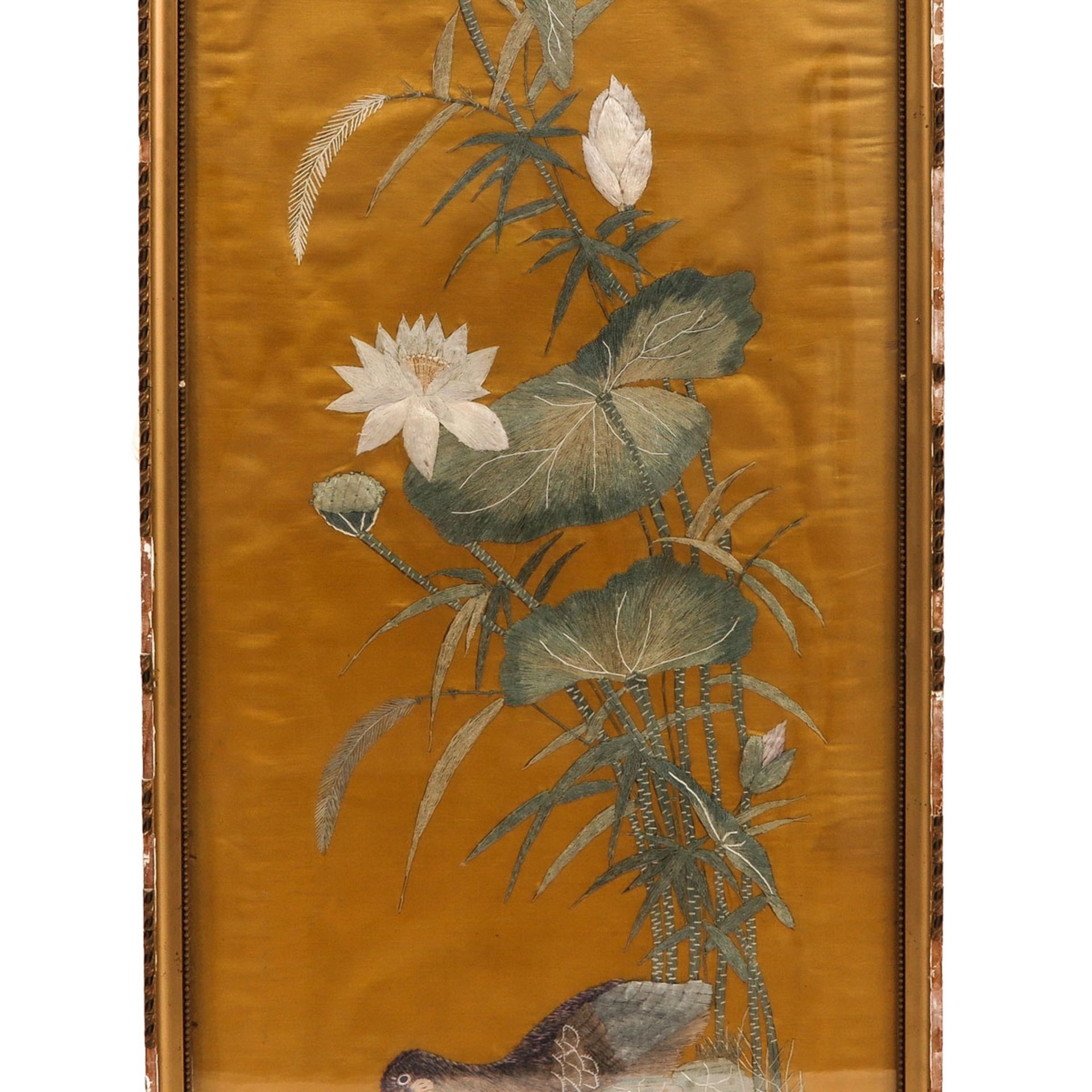 A Framed Silk Embroidered Chinese Textile - Bild 3 aus 10