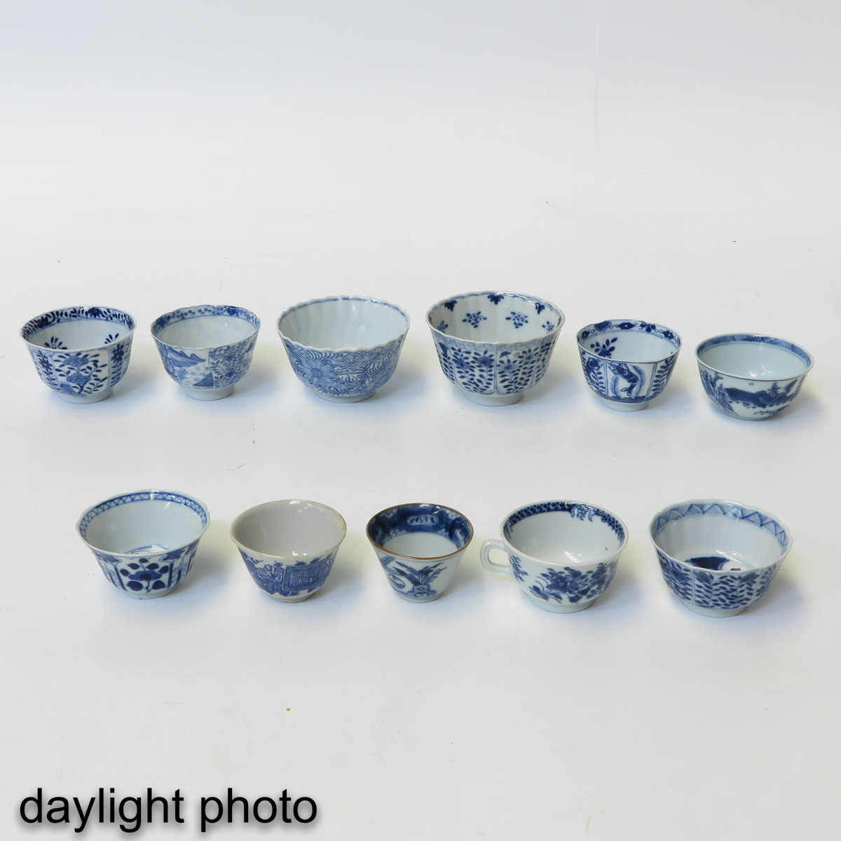 A Collection of 34 Cups - Image 9 of 10