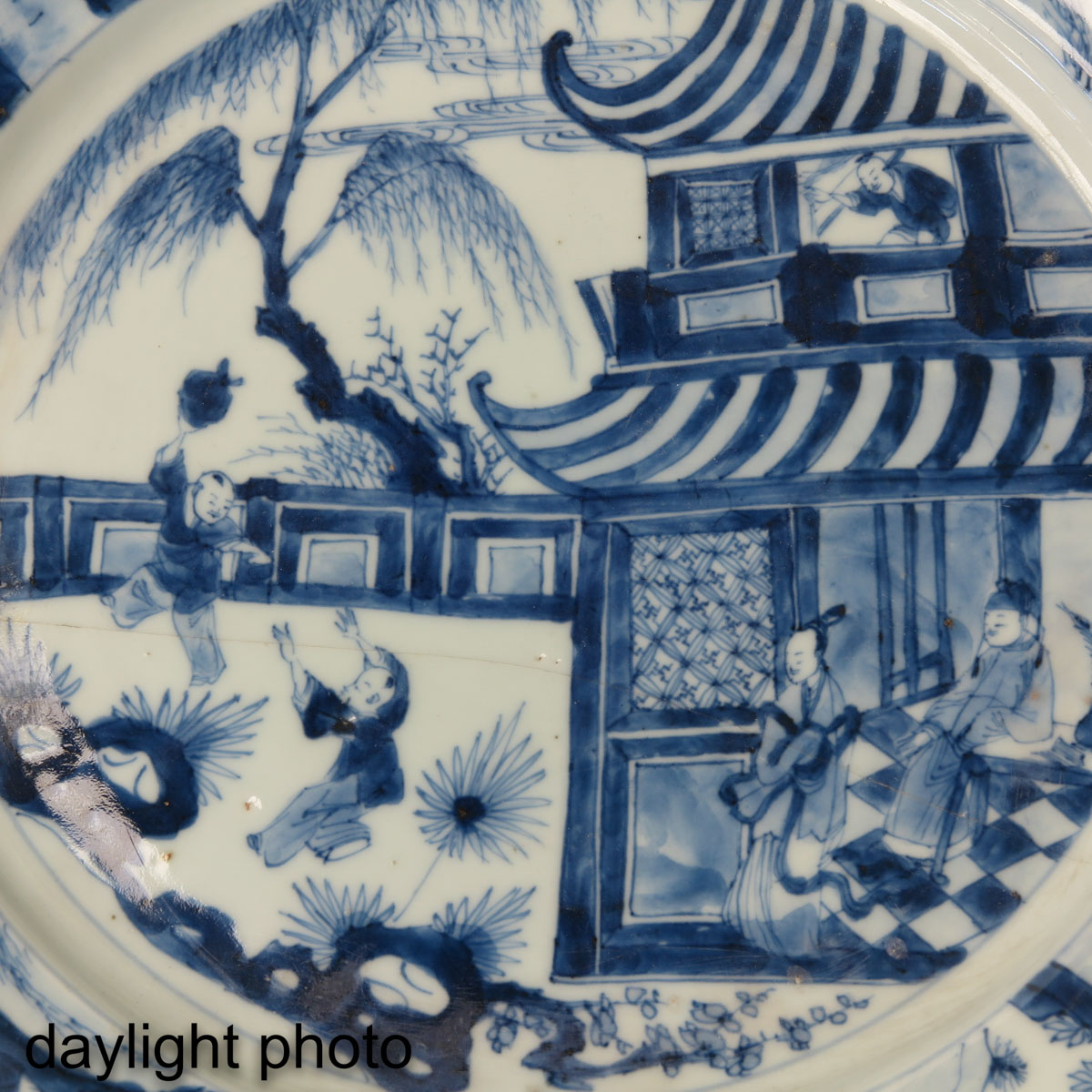 A Lot of 2 Blue and White Plates - Image 9 of 9