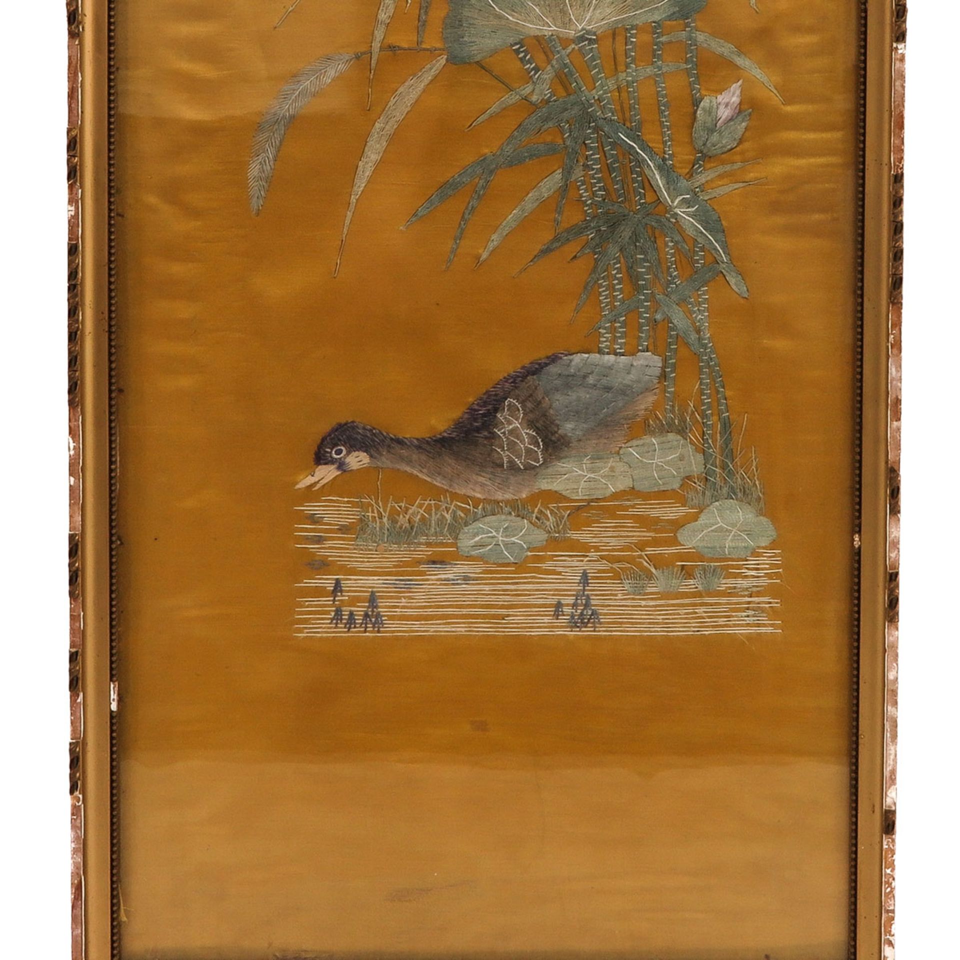 A Framed Silk Embroidered Chinese Textile - Bild 4 aus 10