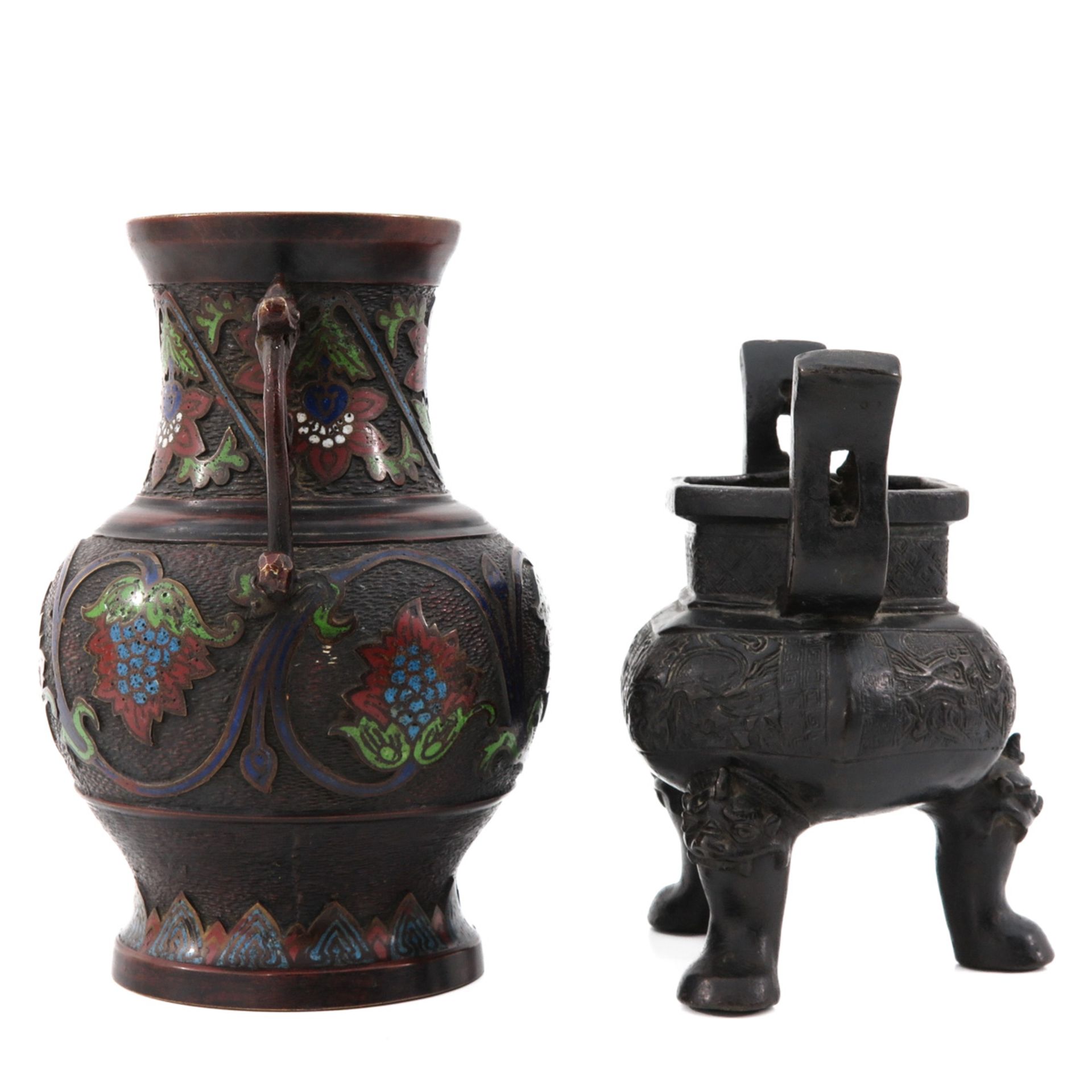 A Bronze Censer and Cloisonne Vase - Bild 2 aus 10