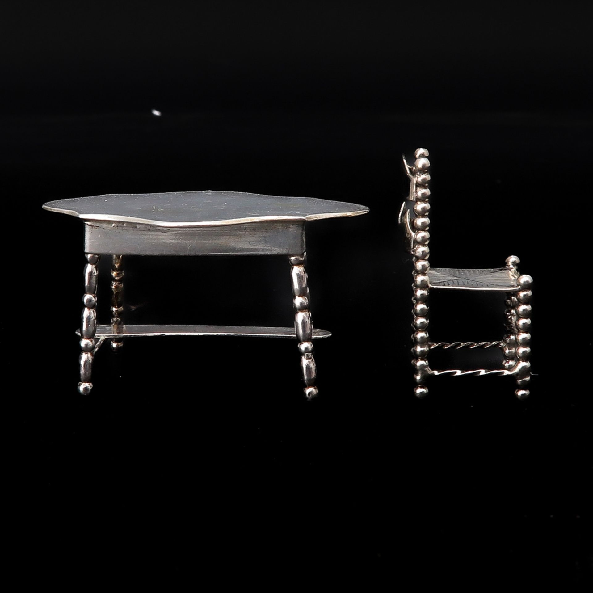 A Miniature Silver Table and Chair - Image 3 of 7