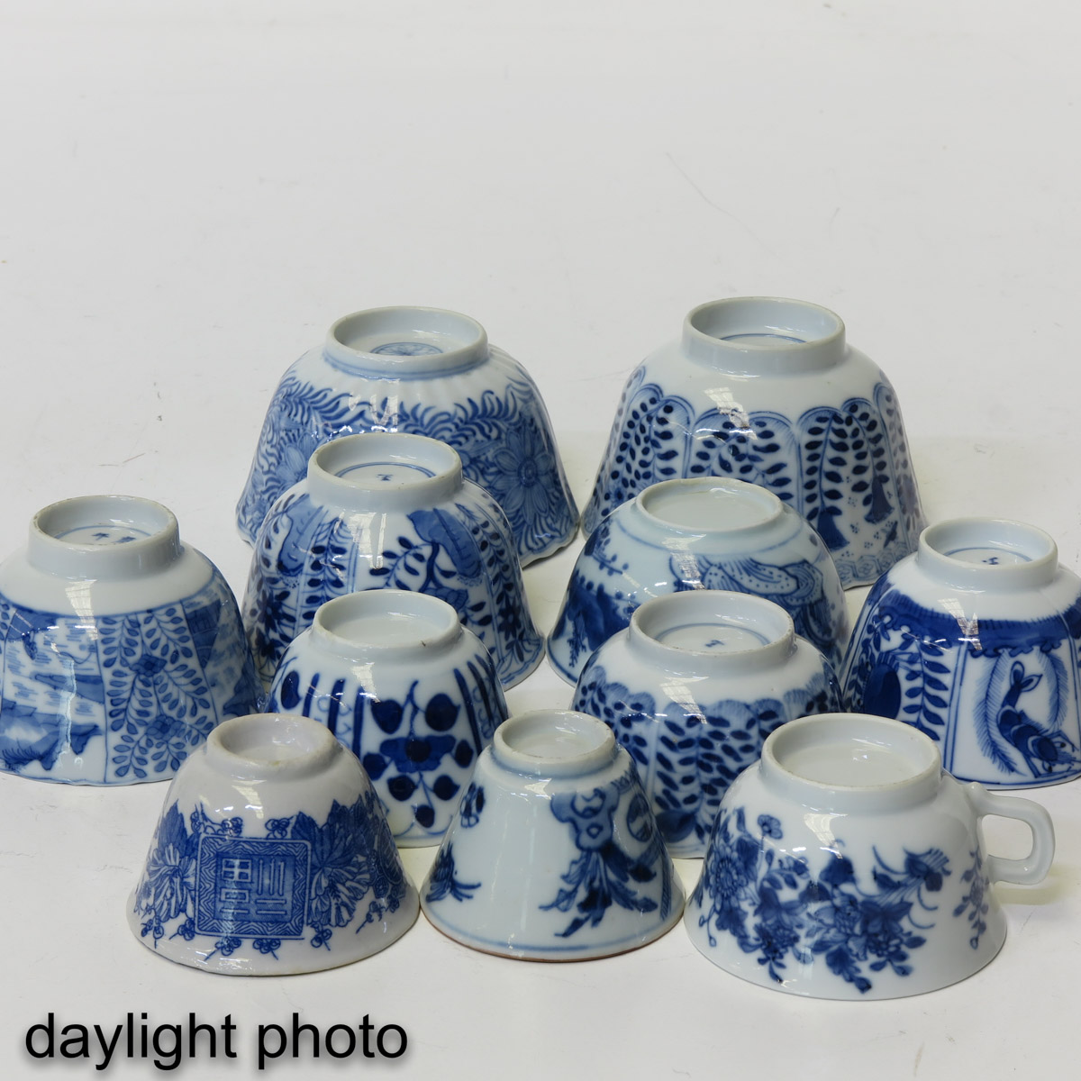 A Collection of 34 Cups - Image 10 of 10