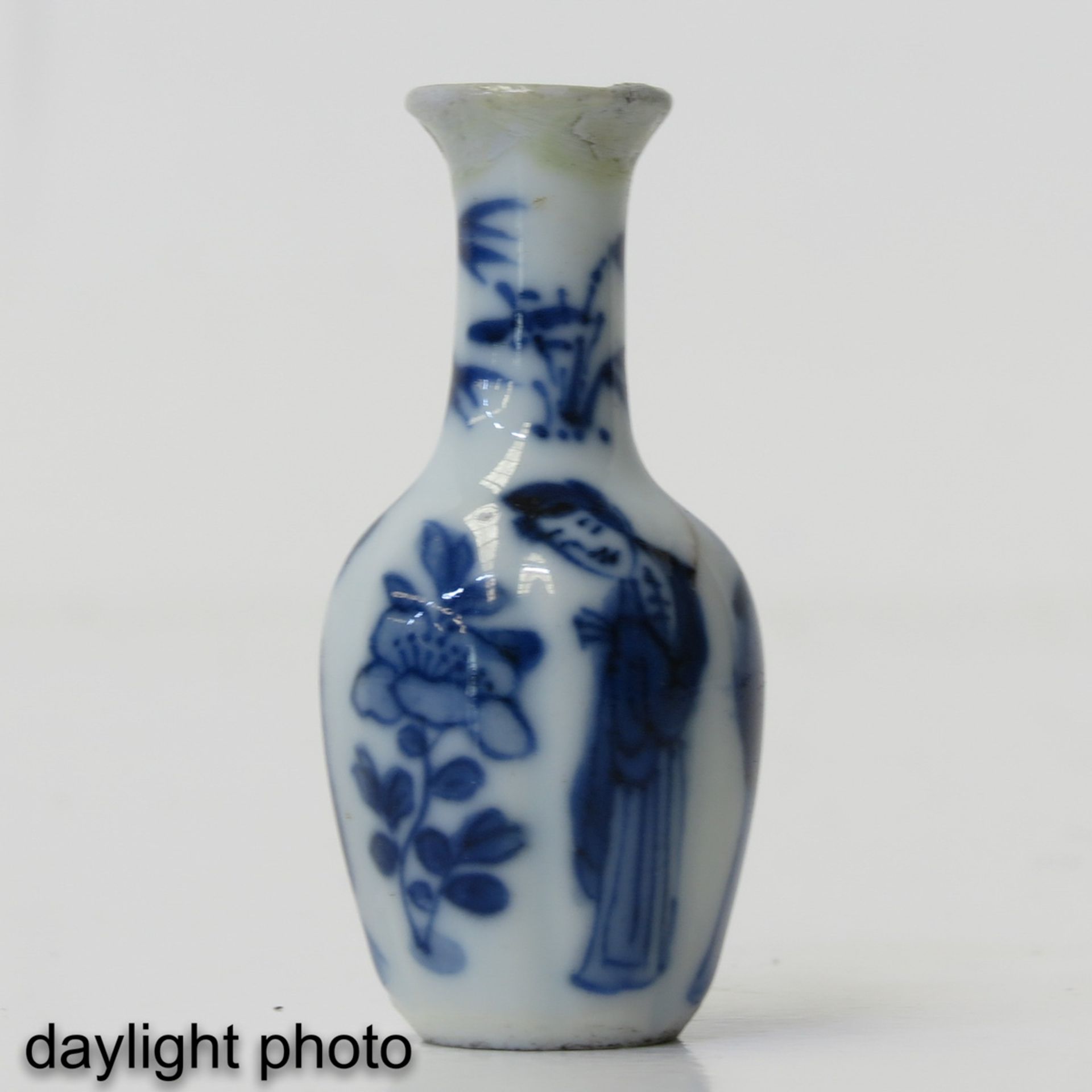 A Collection of 5 Miniature Vases - Bild 9 aus 10