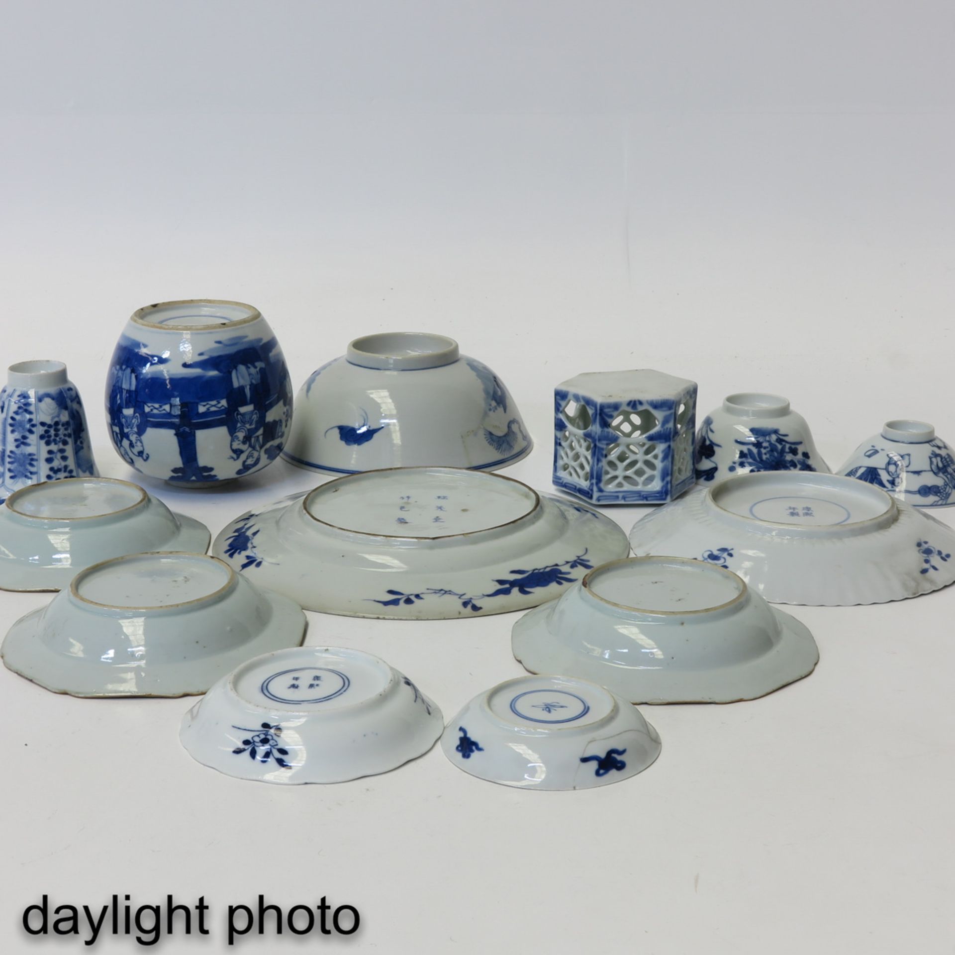 A Collection of Blue and White Porcelain - Bild 10 aus 10