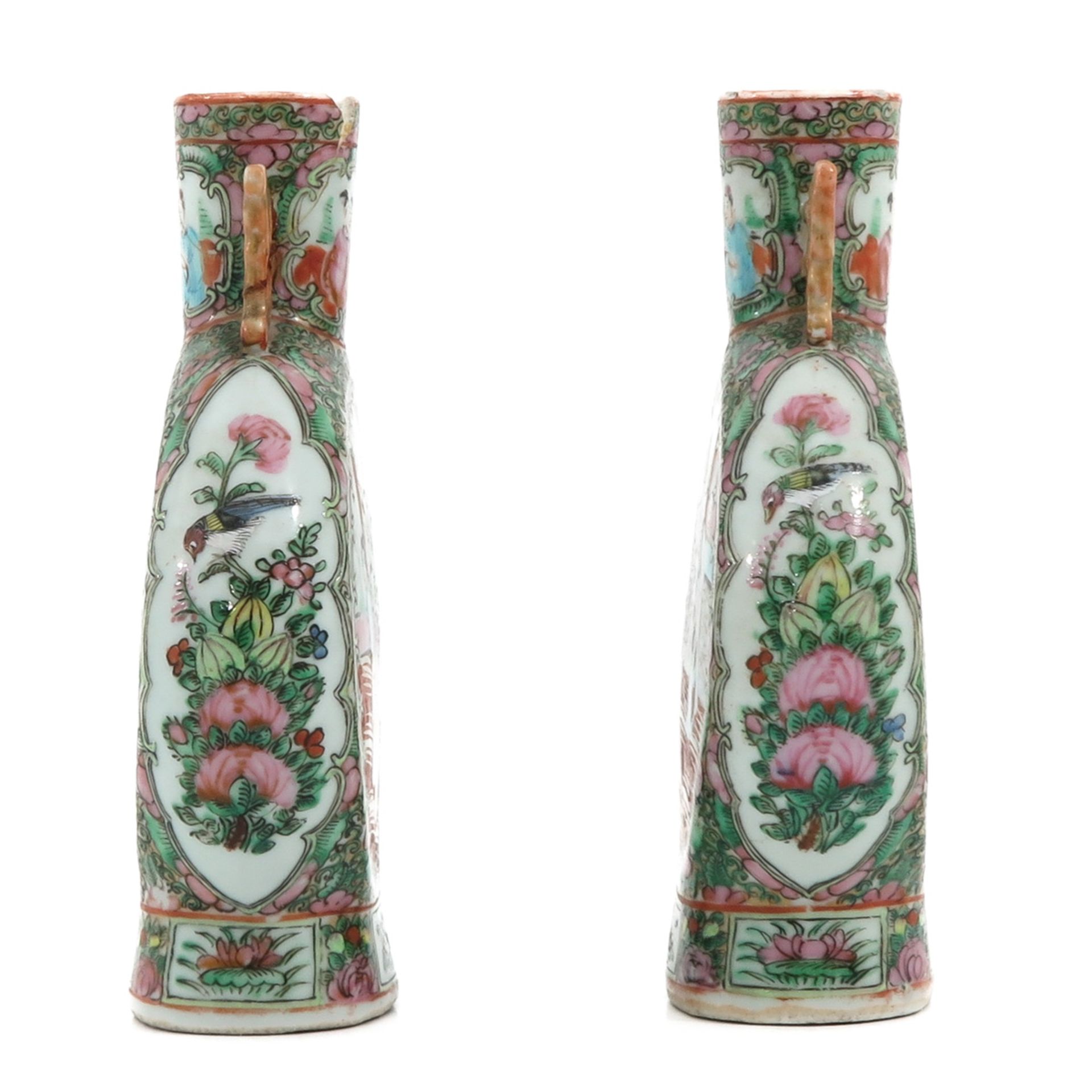 A Pair of Cantonese Moon Bottle Vases - Bild 2 aus 9