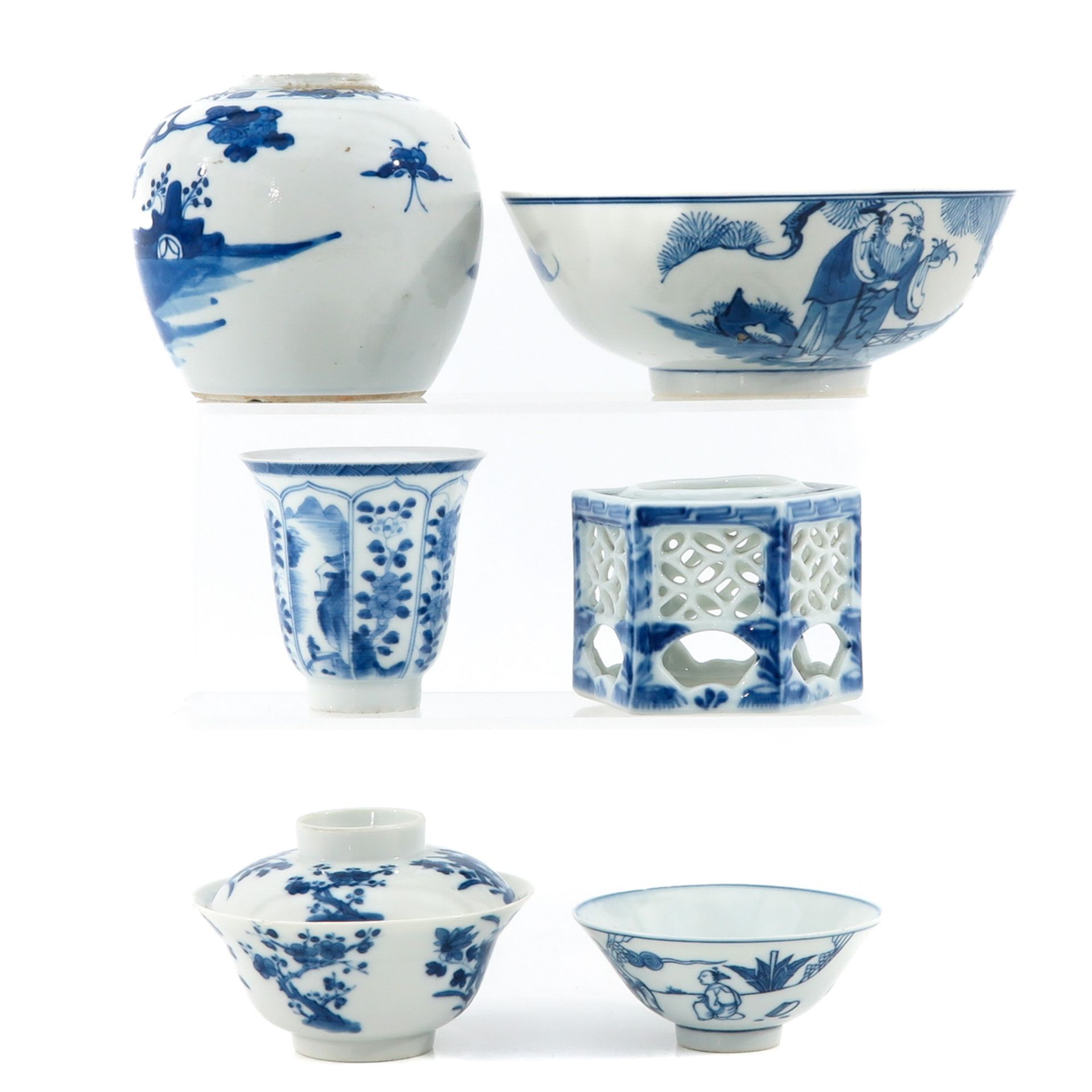 A Collection of Blue and White Porcelain - Bild 3 aus 10