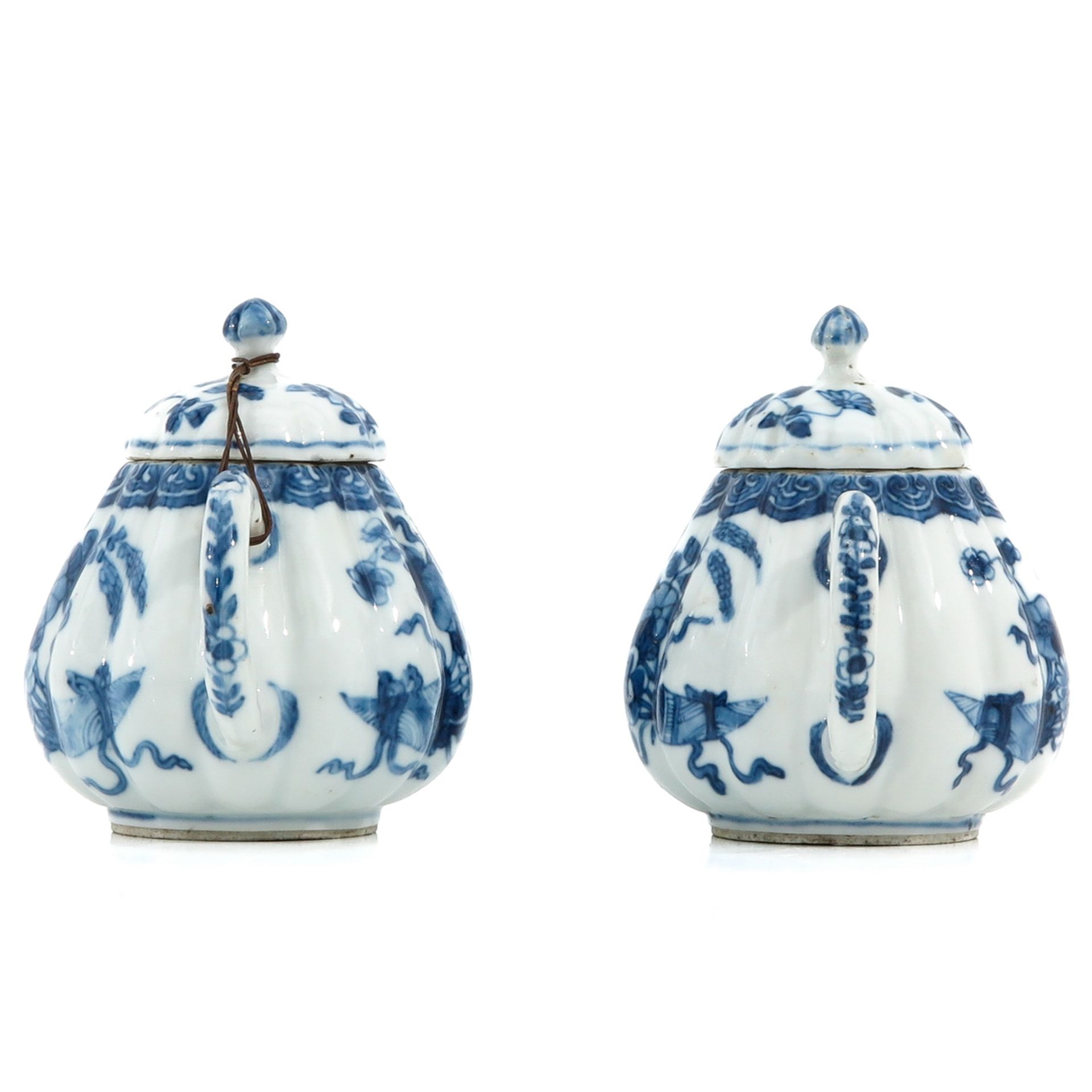 A Pair of Blue and White Teapots - Image 2 of 9