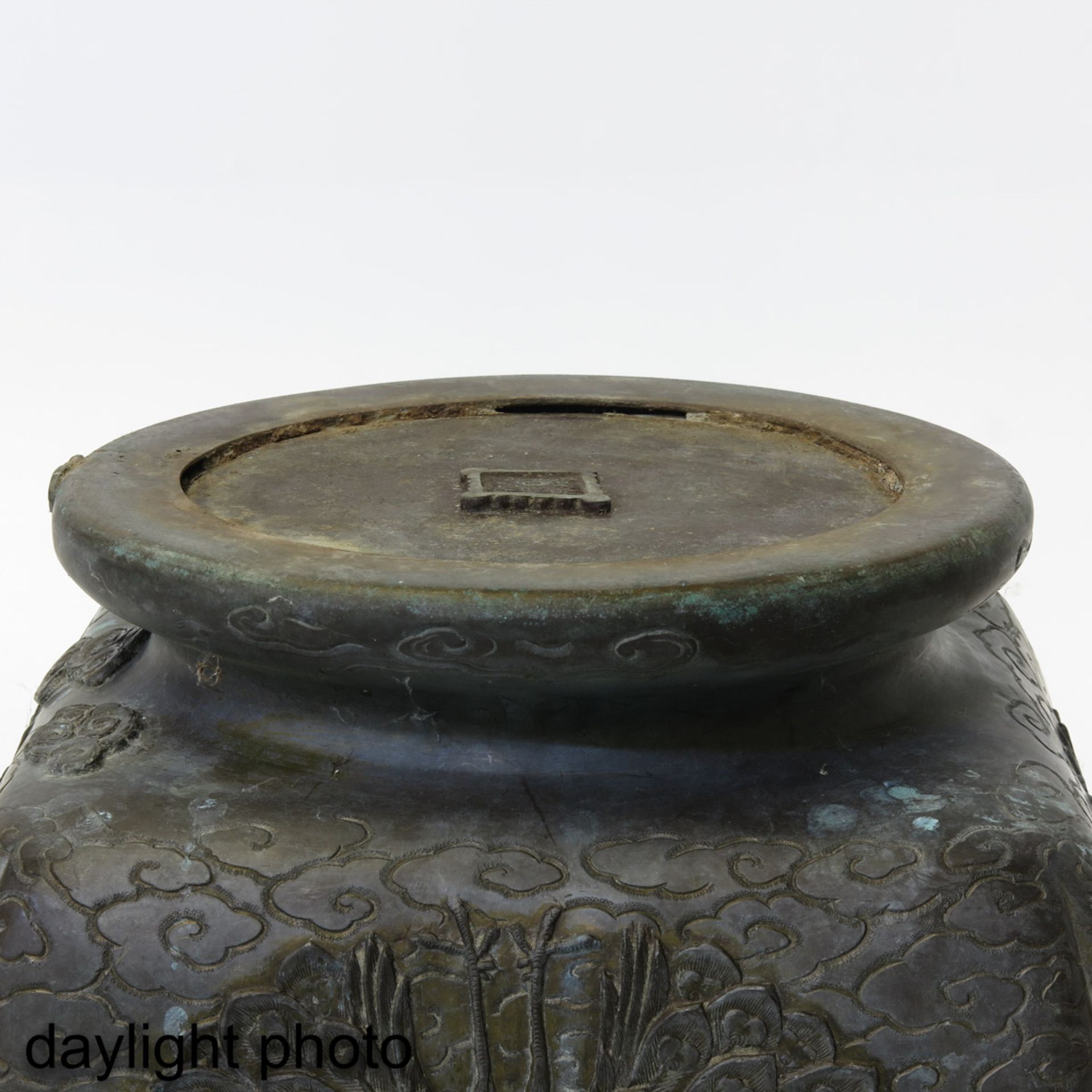 A Bronze Vase - Bild 8 aus 10