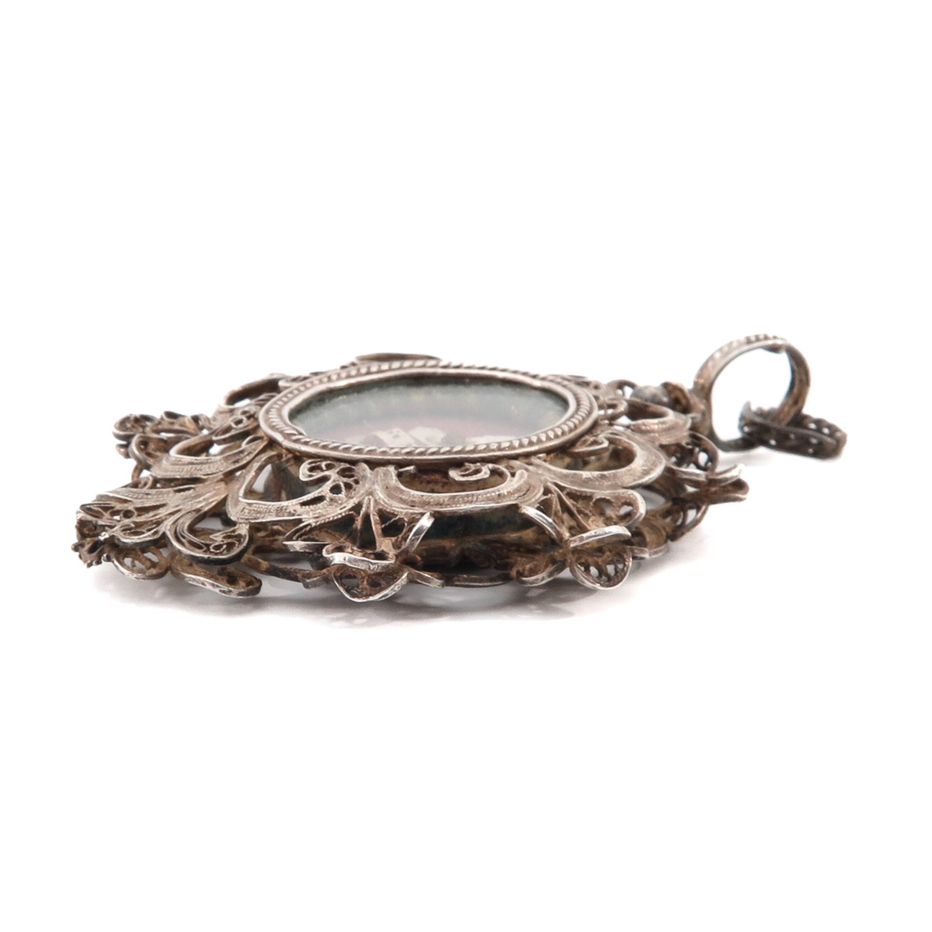 A Silver Filigree Relic Pendant - Image 5 of 5