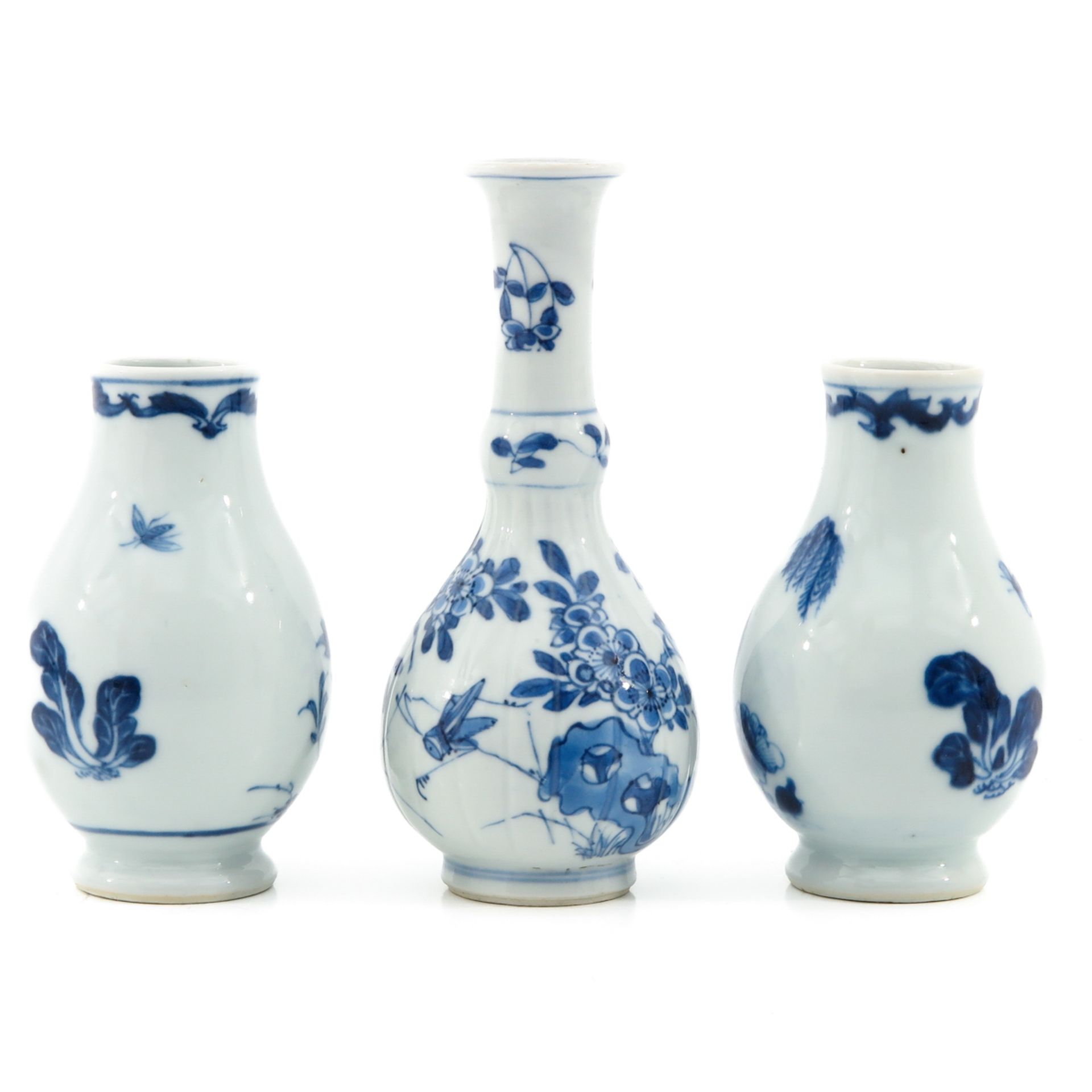 A Collection of 3 Small Vases - Bild 3 aus 9