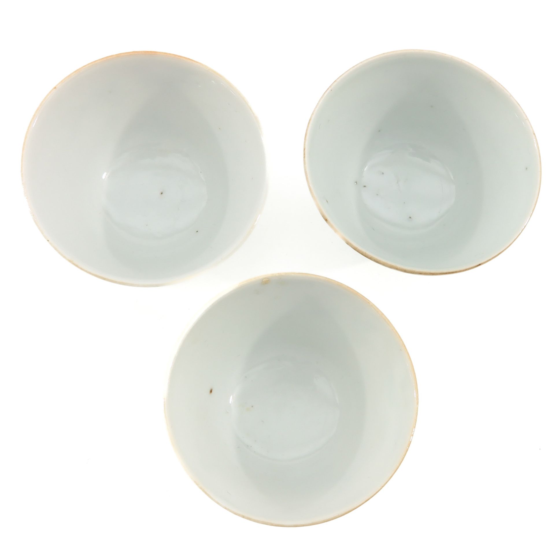 A Collection of 3 Famille Rose Cups - Image 5 of 9