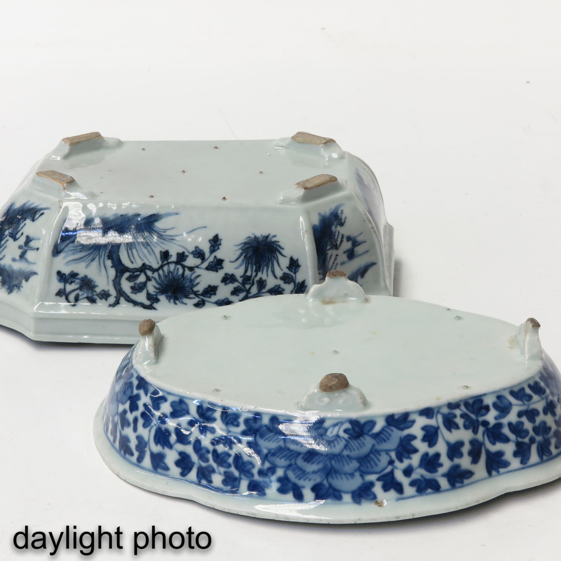 A Lot of 2 Blue and White Planters - Bild 8 aus 9