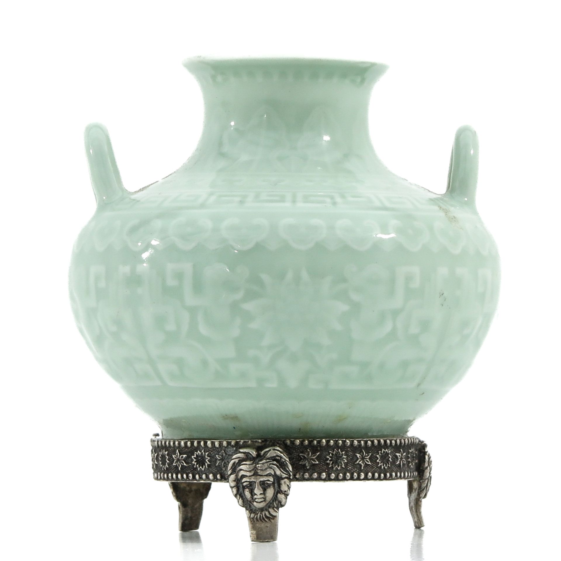 A Small Celadon Vase - Bild 3 aus 10