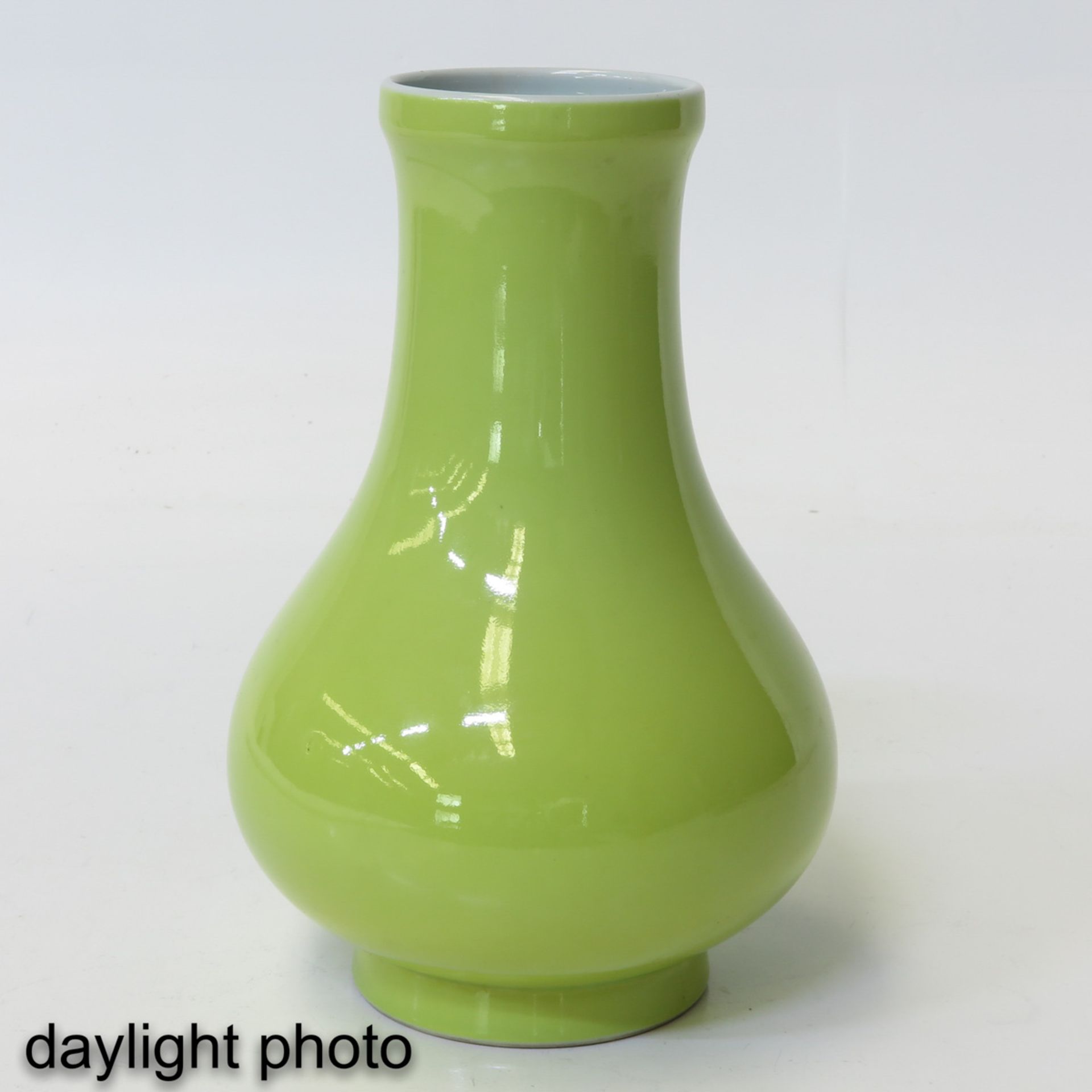 A Yellow Glaze Vase - Bild 7 aus 10