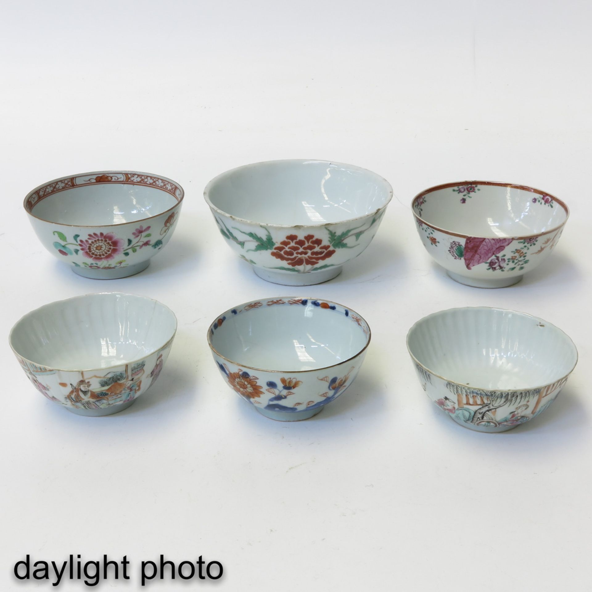 A Collection of 6 Bowls - Bild 7 aus 10