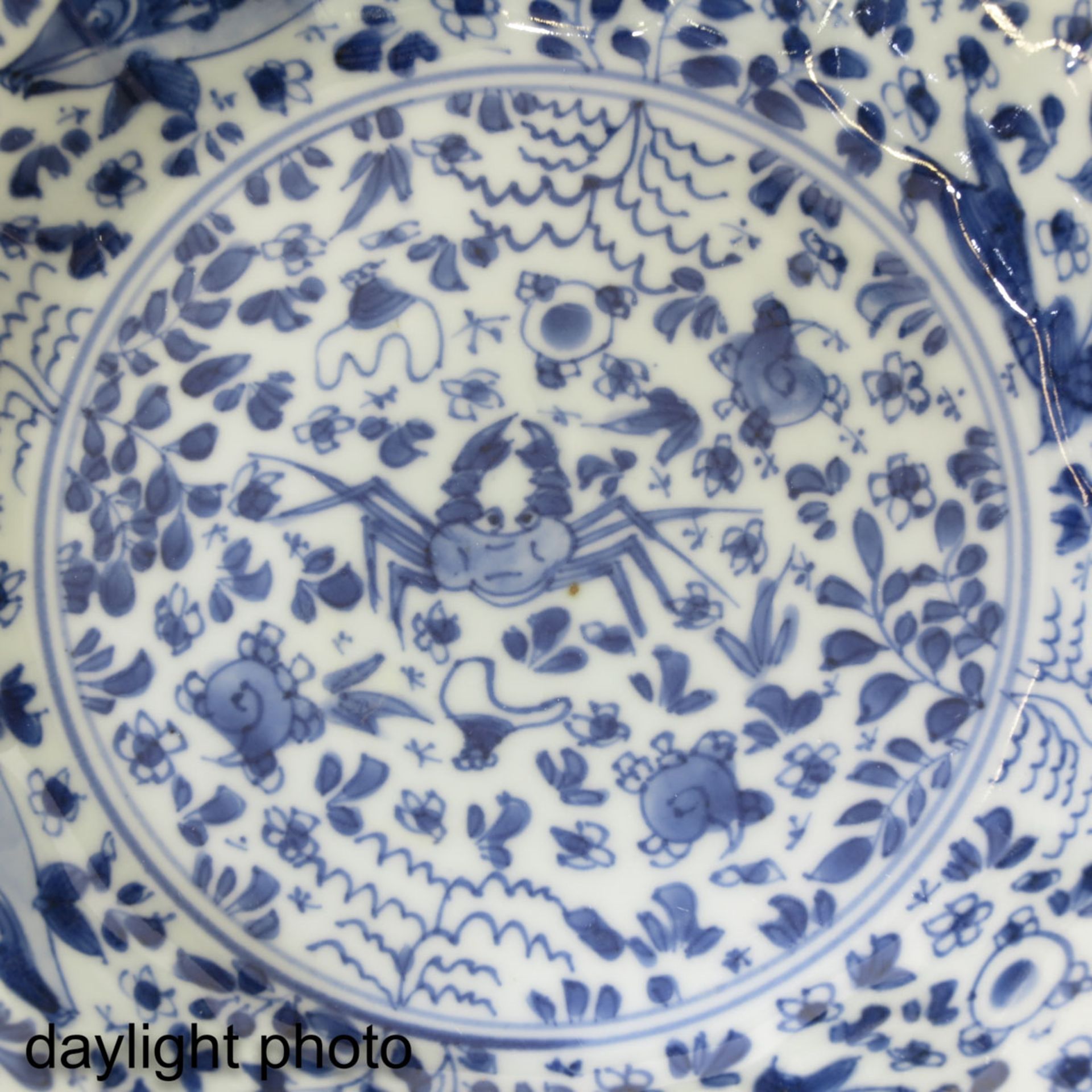 A Collection of 5 Blue and White Plates - Bild 9 aus 10
