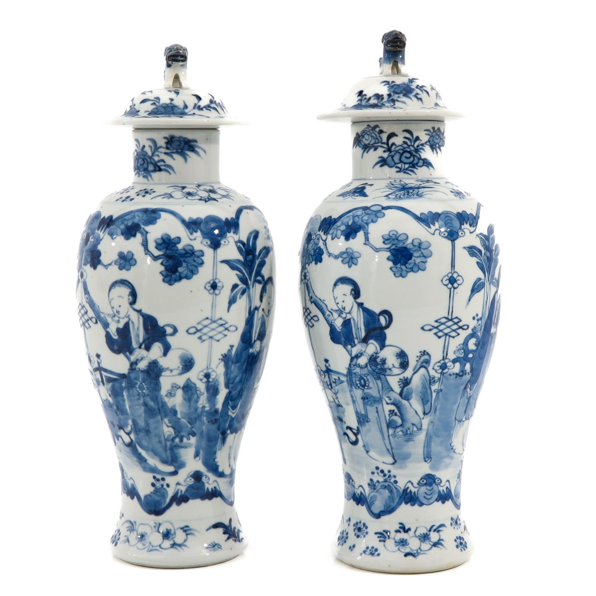 A Pair of Blue and White Garniture Vases - Bild 4 aus 9