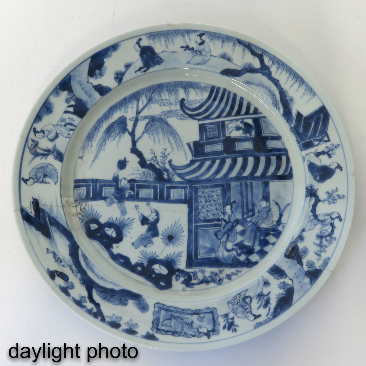 A Lot of 2 Blue and White Plates - Image 7 of 9
